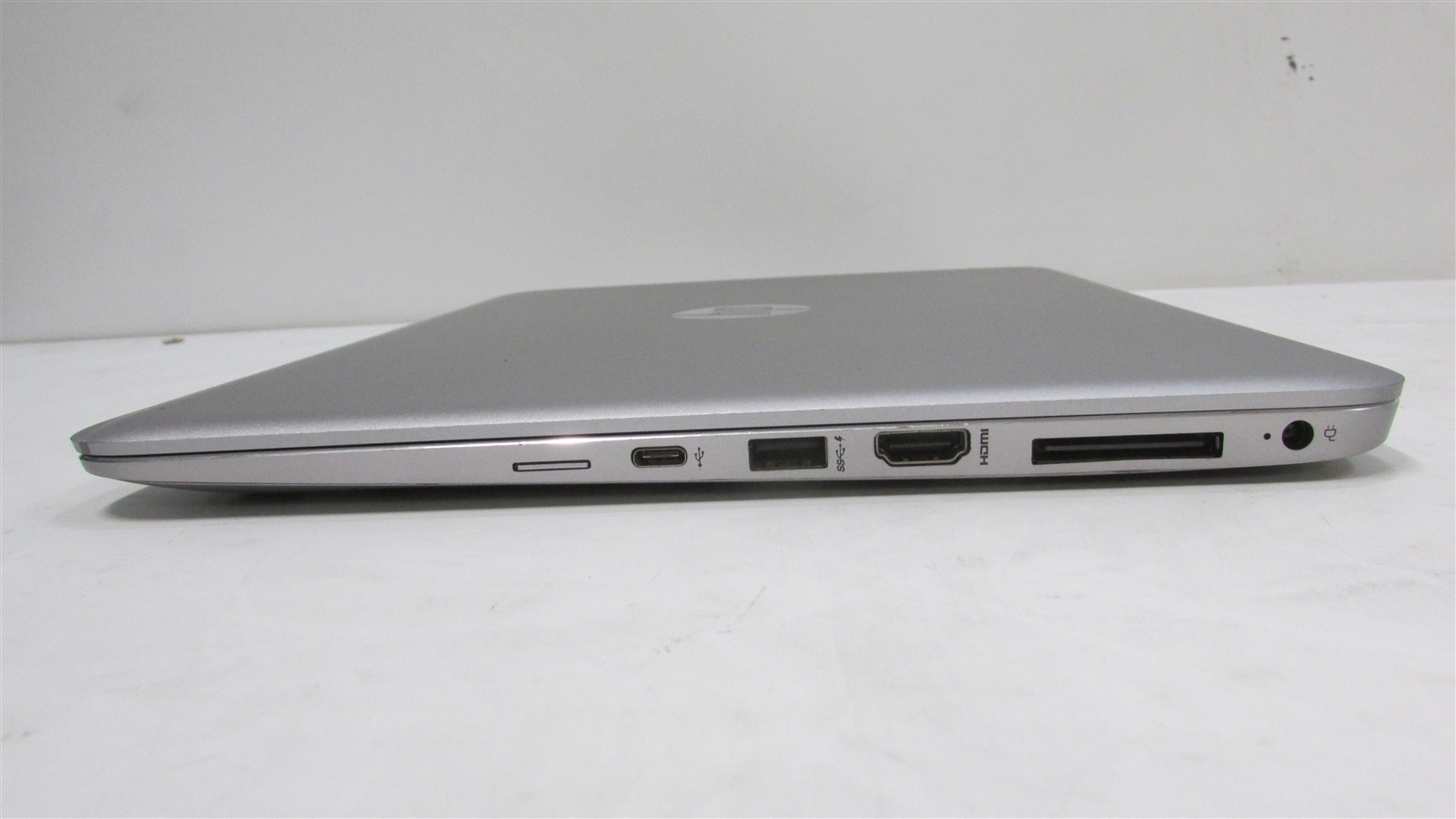 HP Elitebook Folio 1040 G3 i7-6600U 2.6GHz 16GB RAM 256GB m.2 14″ W10P COSM DMG
