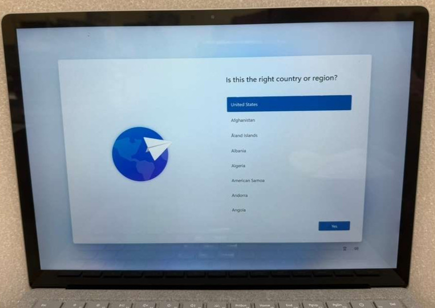 Microsoft Surface Laptop 2 13.5″ Touch i5 8GB 256GB SSD Win 11 Pro USED