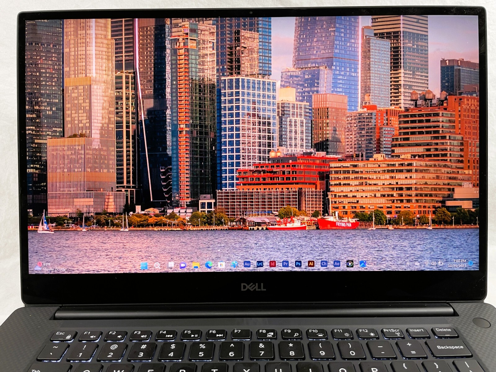 Dell XPS 15 7590 4K TOUCH ✔i9-9980HK ✔32GB RAM ✔2TB SSD✔ Grade A