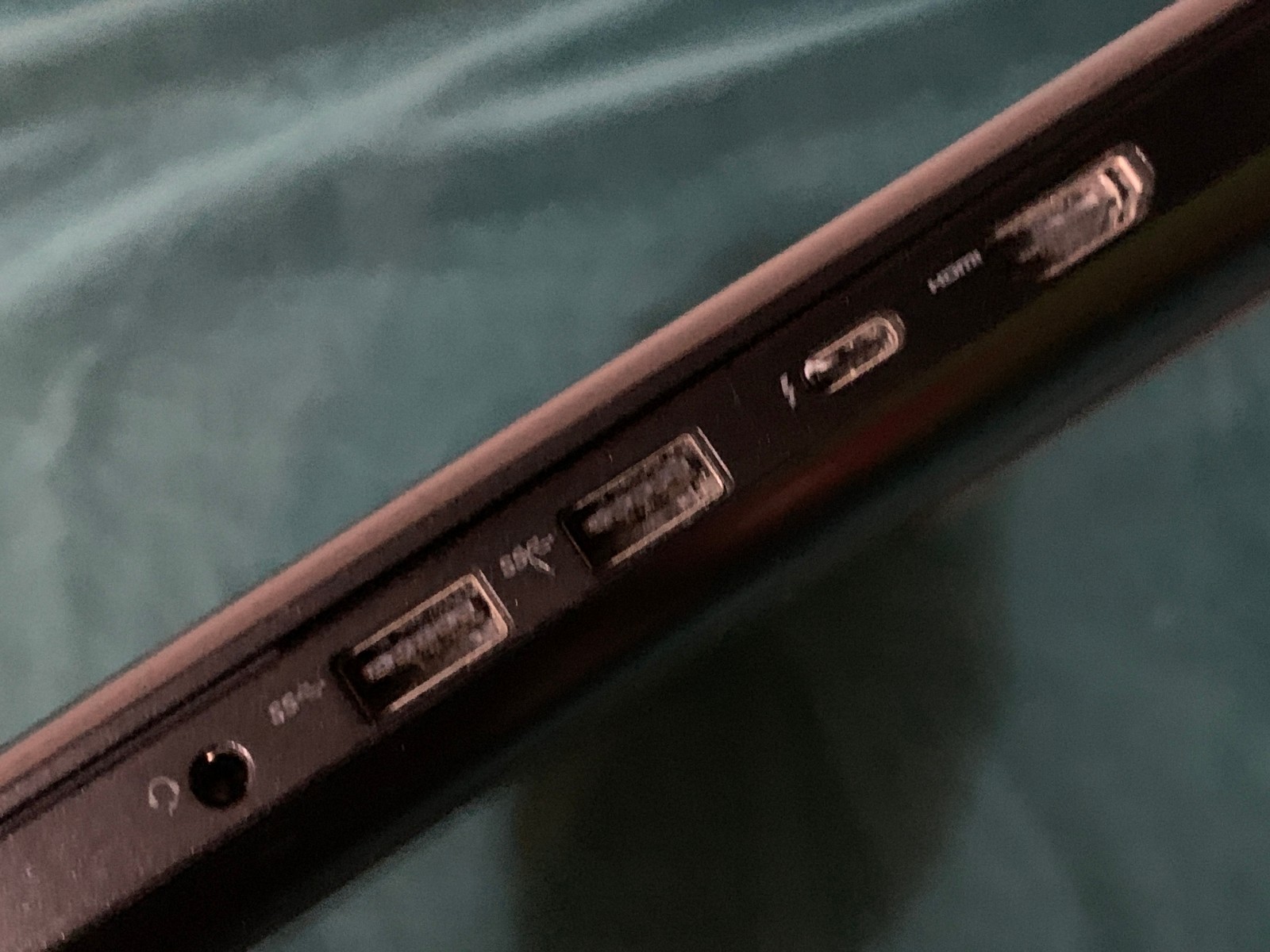 Dell G5 15-5587 15.6″ i7-8750H 2.2GHz 128GB SSD 1TB HDD 8GB DDR4 Laptop