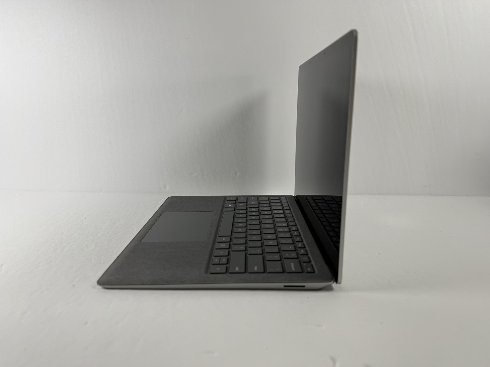 Microsoft Surface Laptop 5 13.5” 1950 Intel Core i7-1265U 16GB RAM 512GB NVME