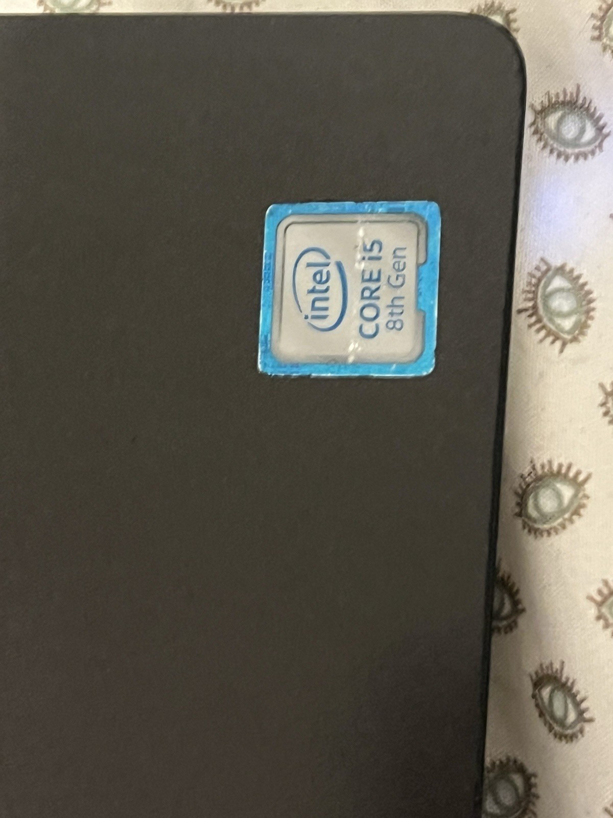 Dell Latitude 5400 14” Intel Core i5 8th Gen 1.60 GHz Intel UHD Read