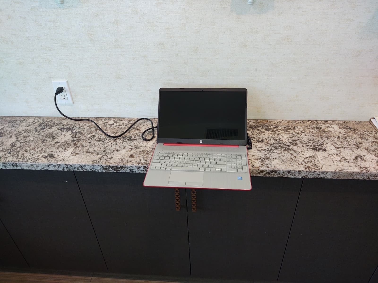 Great laptop for school, work or retro gaming HP Notebook 15-DW0081WM 15.6 inch
