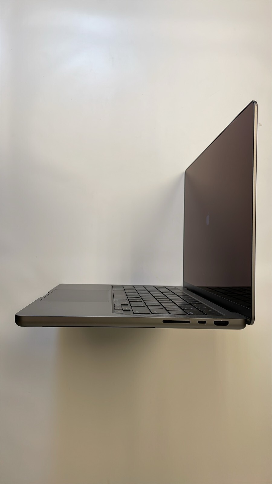 Apple MacBook Pro 14″ M1 Pro 8C14C 16GB RAM 1TB SSD Space Gray