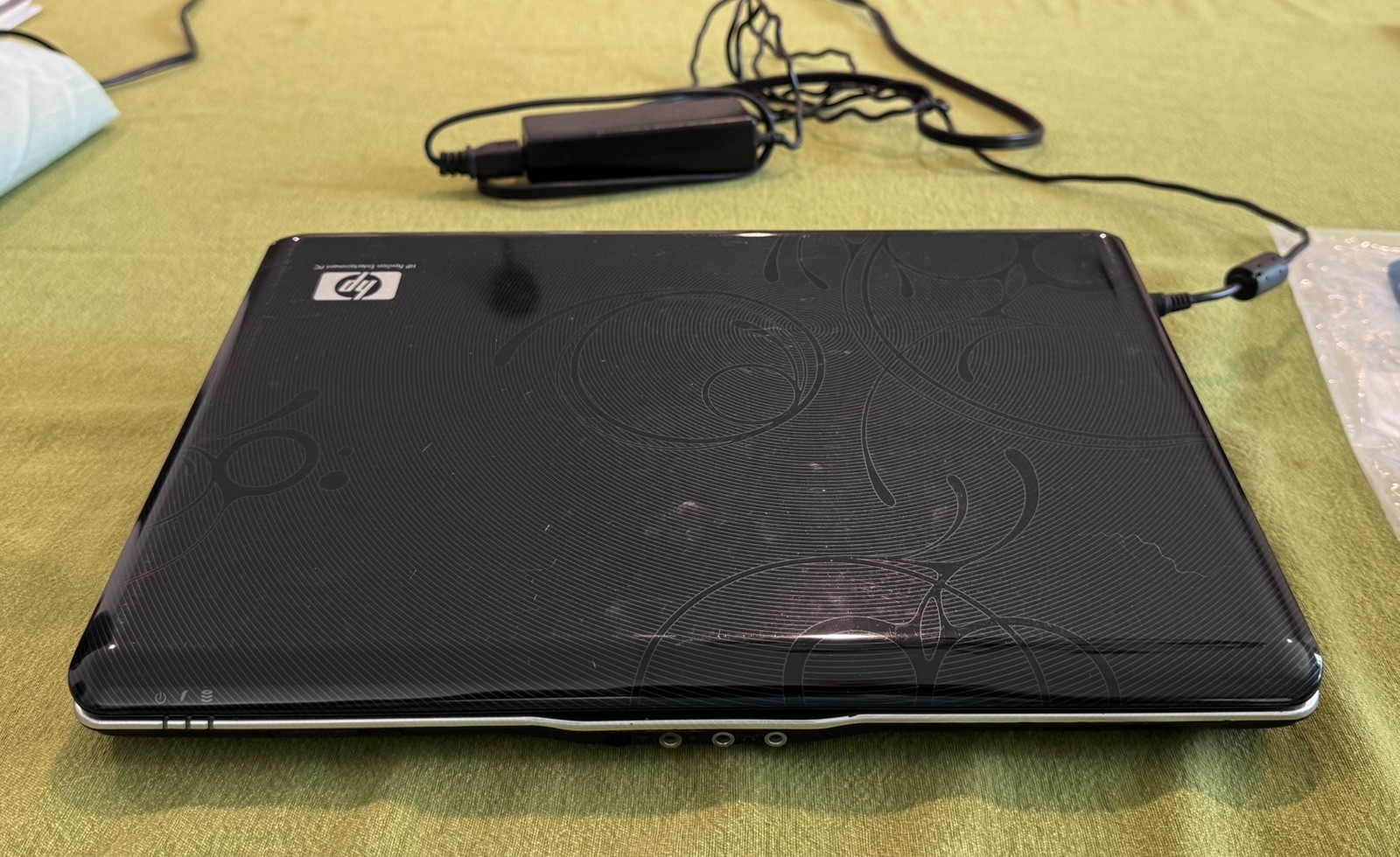 HP Pavilion dv2000 Genuine Intel core 2 Duo 2.00GHz 2GB RAM 140GB HDD Win7 DVDRW