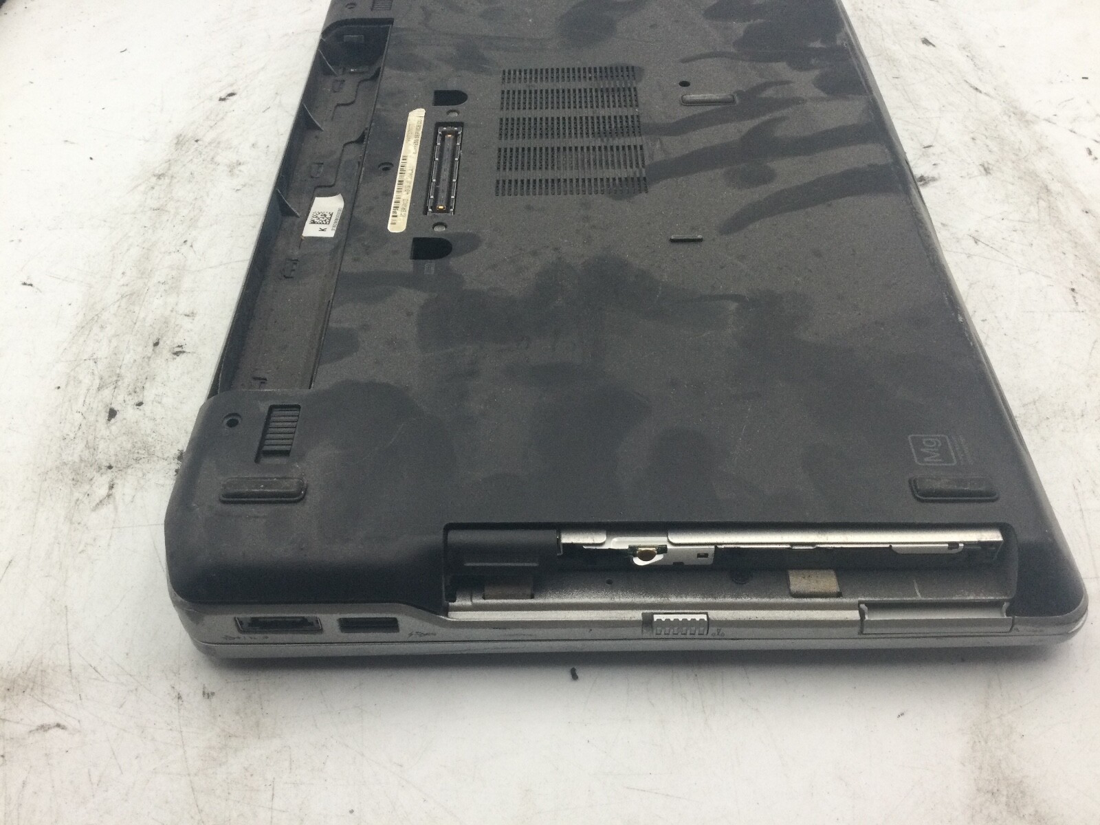 DELL LATITUDE E6330 – FOR PARTS – INTEL CORE I5 – NO LCD – READ DESCRIPTION – BB