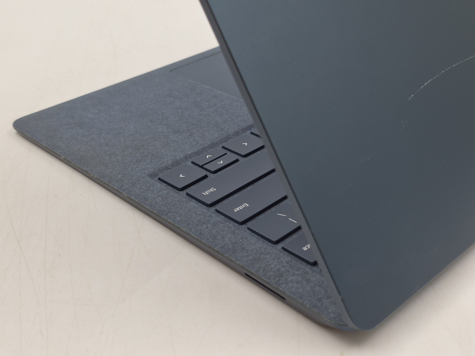 Microsoft Surface Laptop 3 i5-1035G7 1.20GHz 8GB RAM 256GB SSD Win 11 Pro