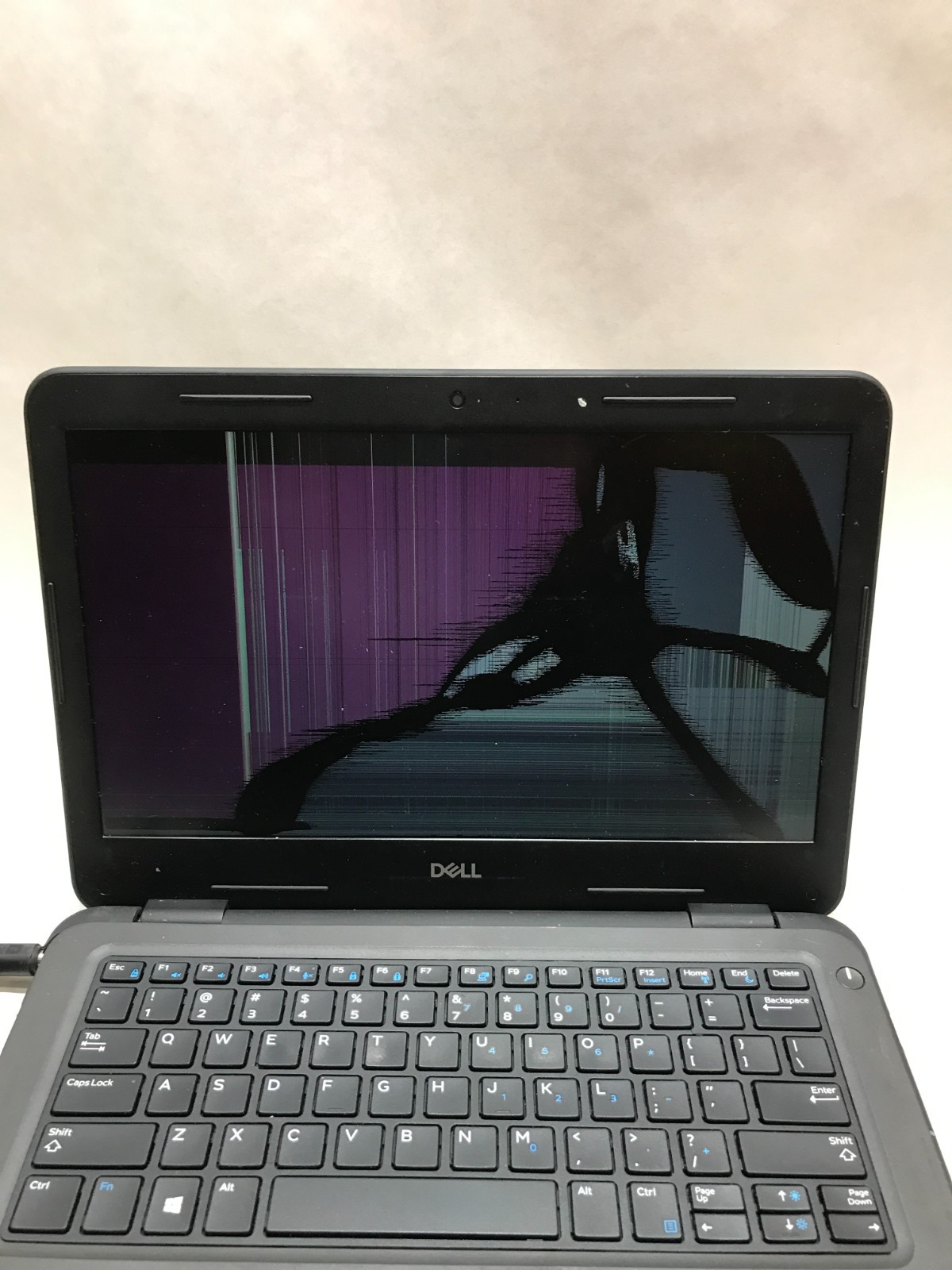 Dell Latitude 3310 13″ Intel Core i5 NO RAM NO HDD/OS For Parts CRACKED LCD – DW