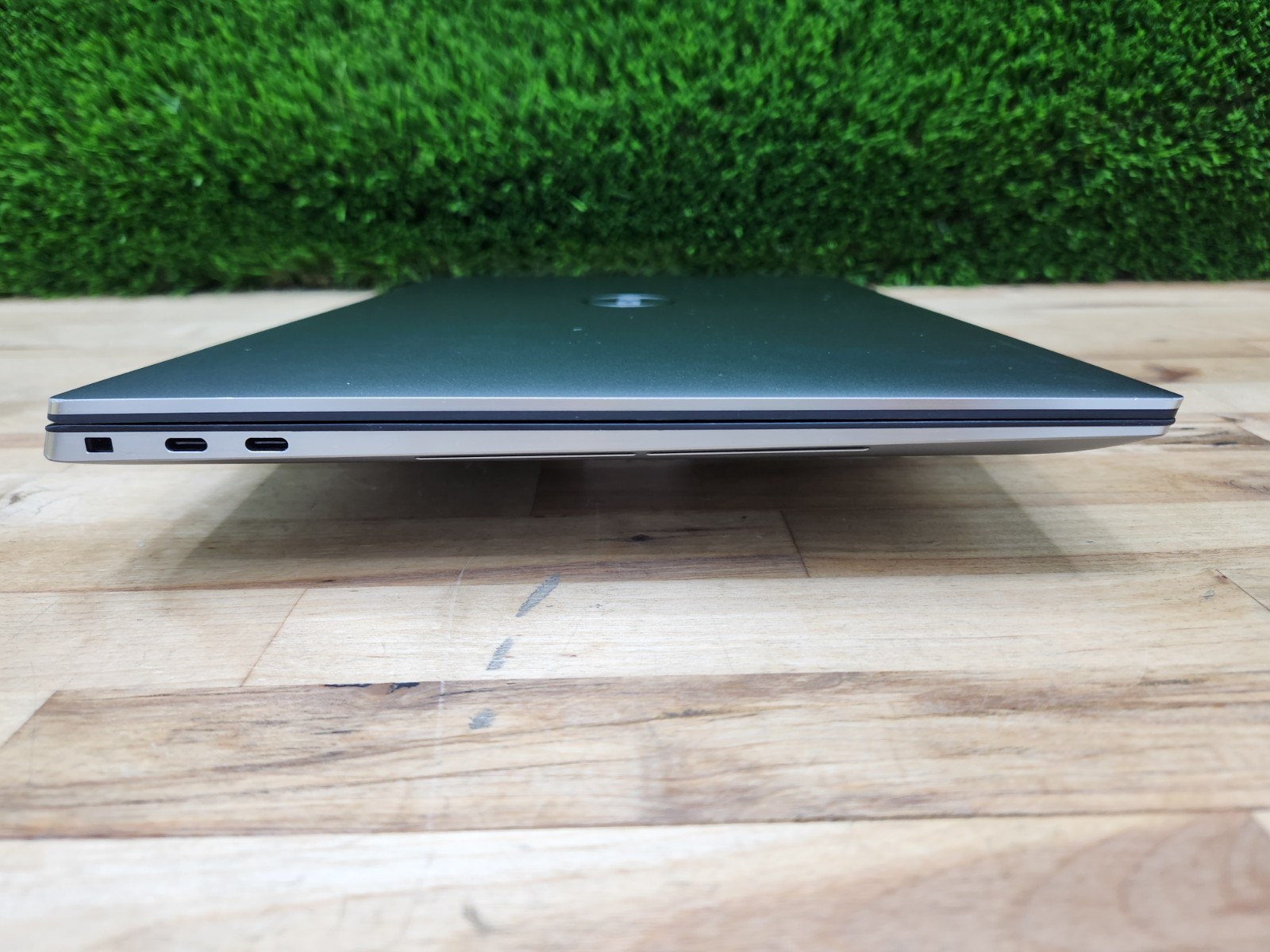 Dell Precision 5550 15.6 4K Touchscreen W-10855M 32GB RAM Quadro T2000 Win 11 ~