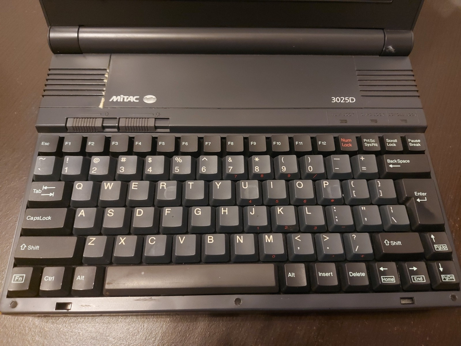 Extreme Rare Mitac 3025D Laptop with Intel 386SX (Released 1991)