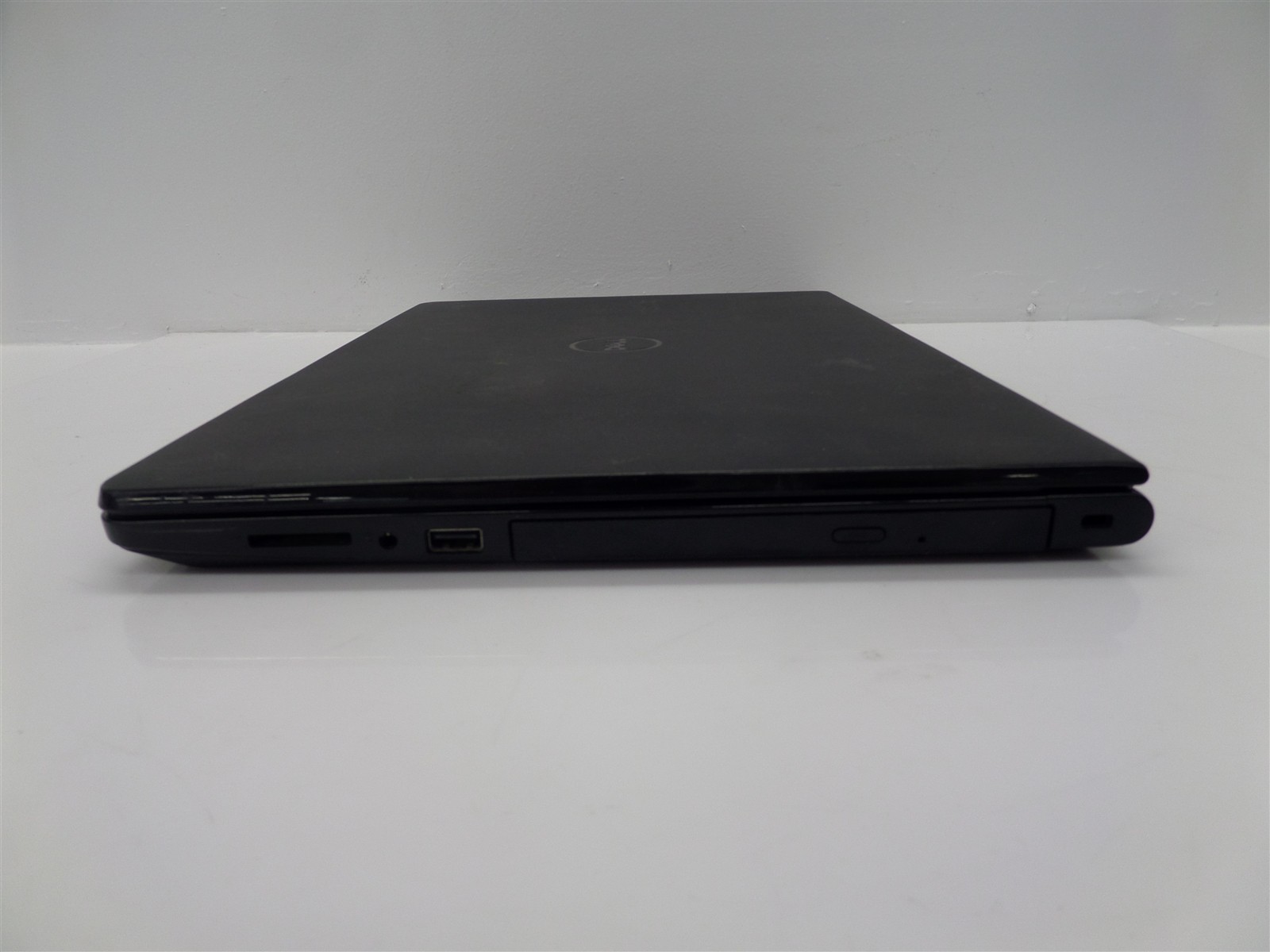 Dell Inspiron 15 3567 15.6″ Laptop w/ i3-7100U 2.4GHz CPU 8GB RAM – No HDD/OS