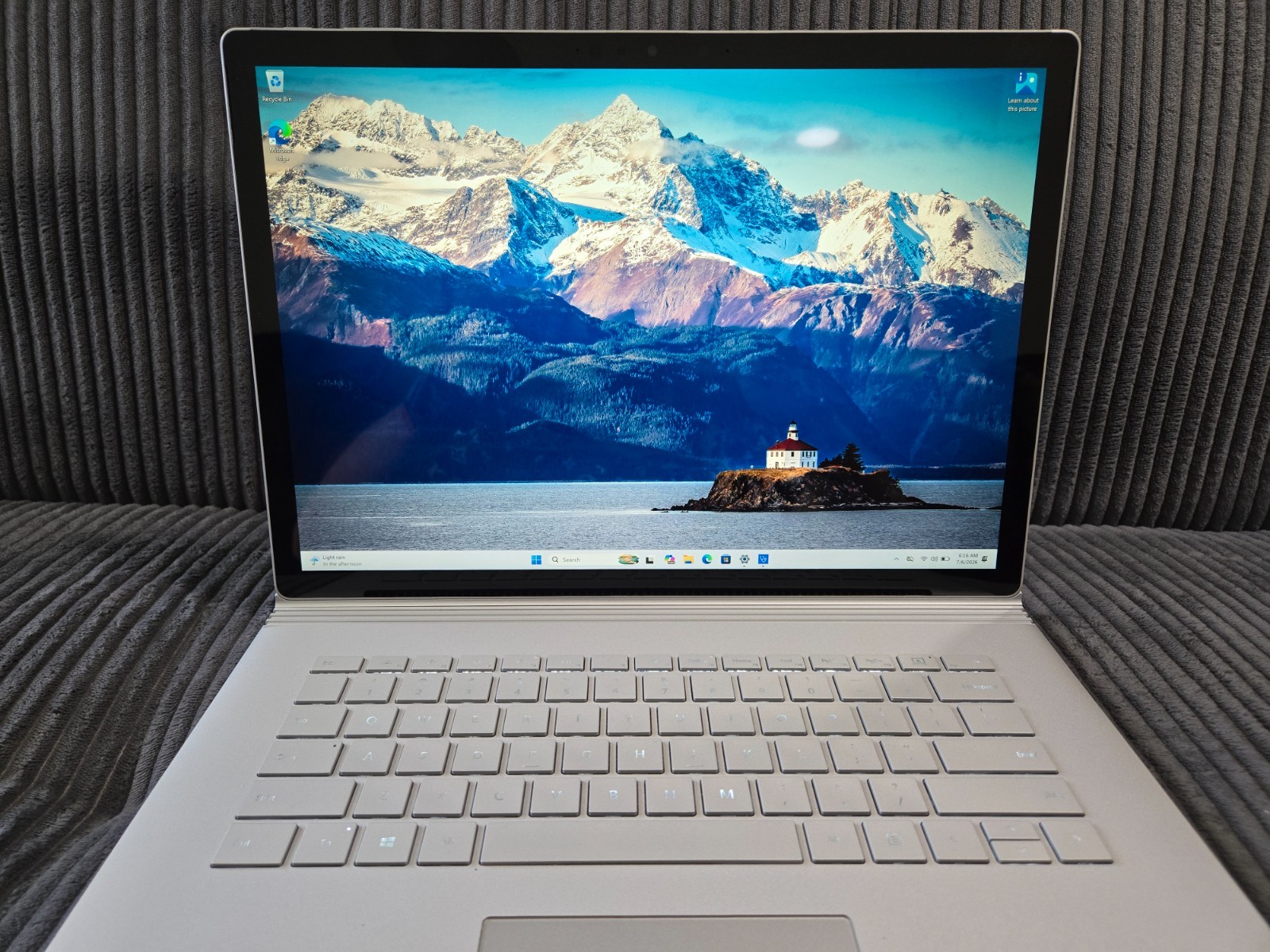 Microsoft Surface Book 3 15″ (256GB SSD, Intel i7-1065G7 GTX 1660 Ti 16GB RAM)