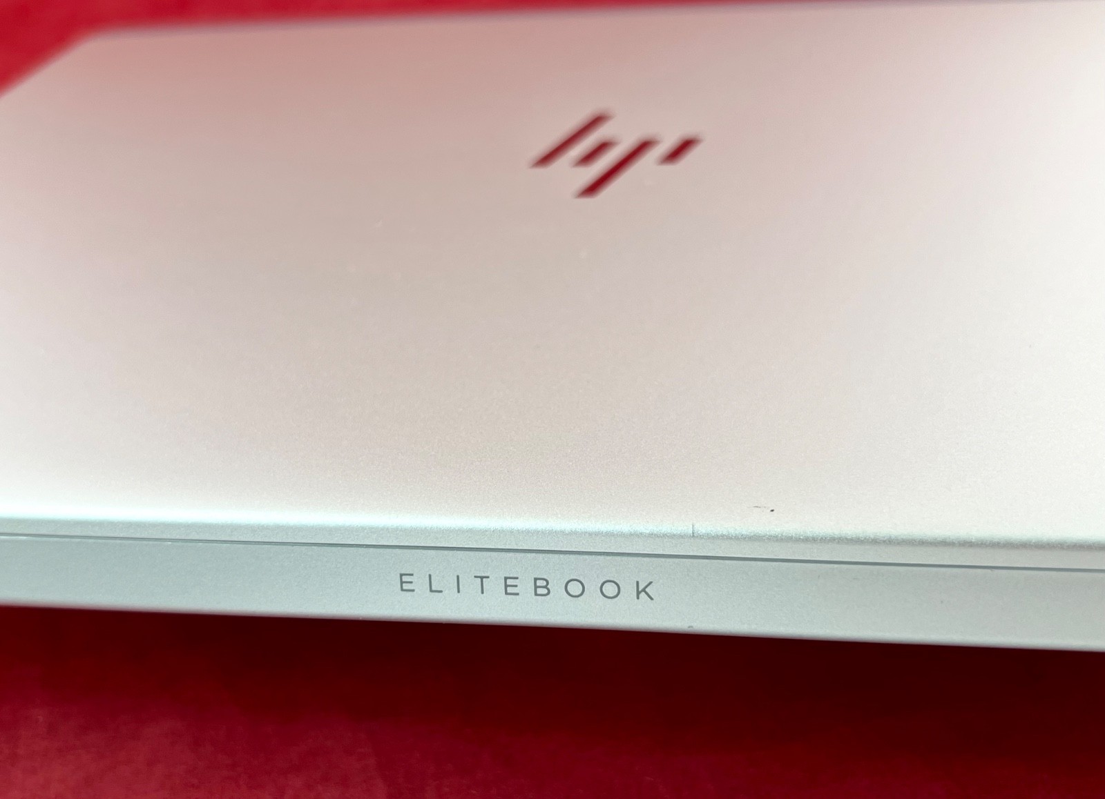 NEAR MINT HP ELITEBOOK 840 G6 14″ FHD DISPLAY INTEL i7-8665U 256GB 8GB, 3 CYCLES