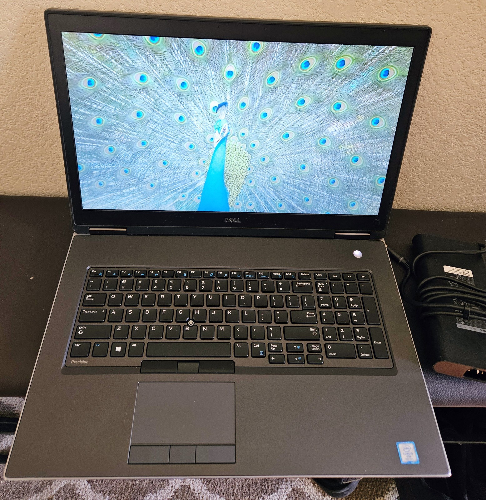 Dell Precision 7740 17.3″ Intel Core i5-9400H 24GB 256gb SSD Win 11 Pro WIFI