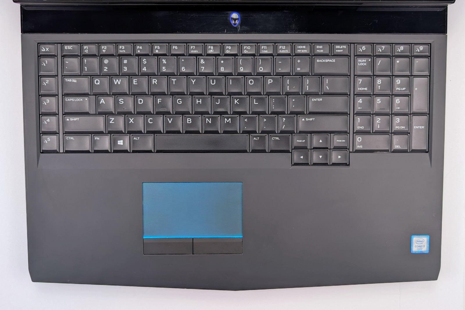 Alienware 17 R4 17.3″ FHD i7-6700HQ GTX1070 8GB 16GB 128SSD + 1TB Win10 Pro