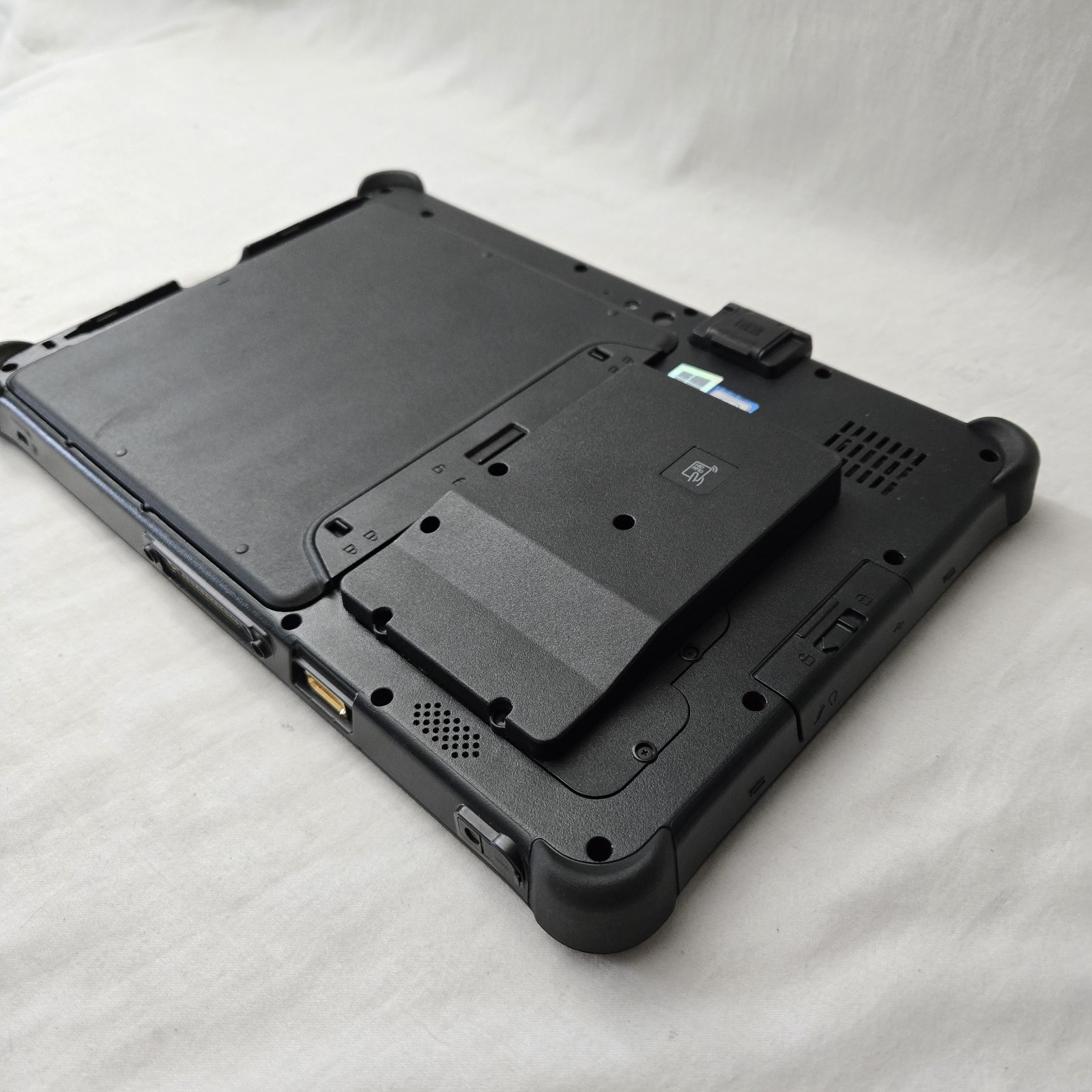 GETAC F110 G4 Rugged Tablet i7-7500U 2.70GHZ 512GB SSD 16GB | Win11P – 4G – GPS!