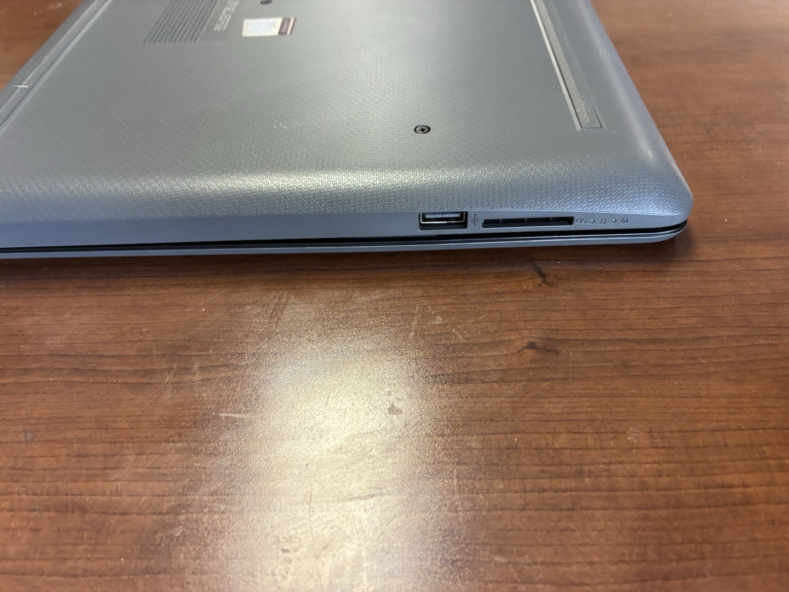 *Read* HP 250 G7 Laptop 15.6″ LCD i5-1035G1 8GB RAM 256GB NVME m.2 Win 10 Pro