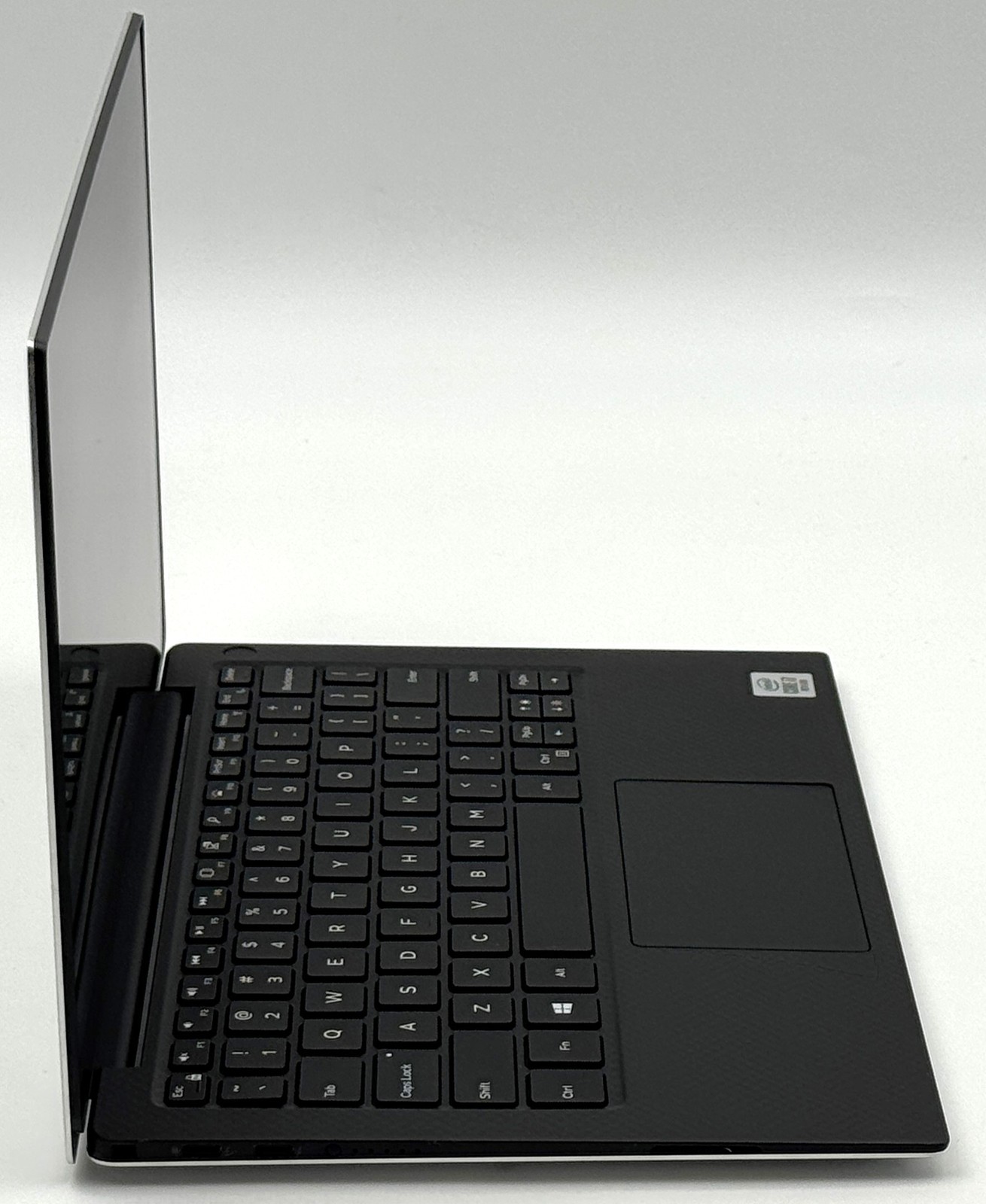 Dell XPS 13 7390 – 13.3″ UHD Touch – Intel Core i7-10510U – 16GB RAM – 512GB SSD