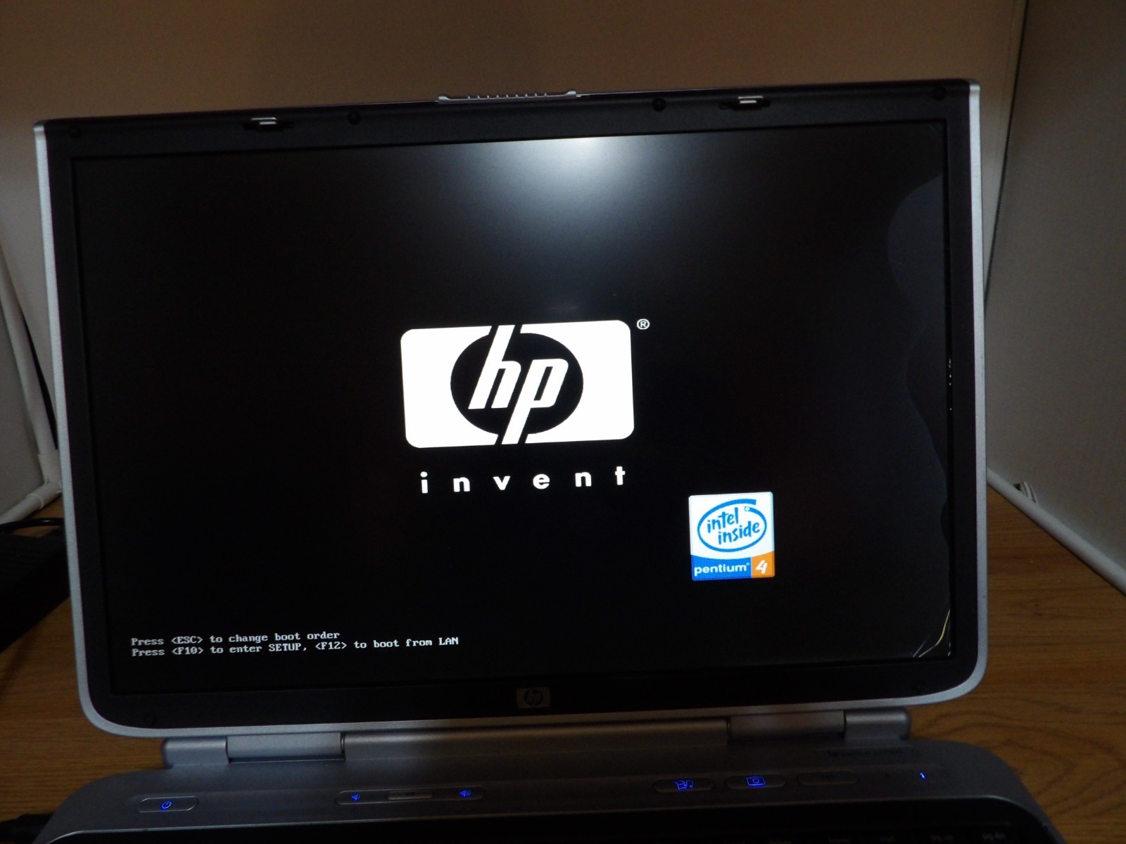 HP Pavilion zd7058cl -17.1″- Comes With Power Pack-READ!!!!! PARTS ONLY!!!!!!!!
