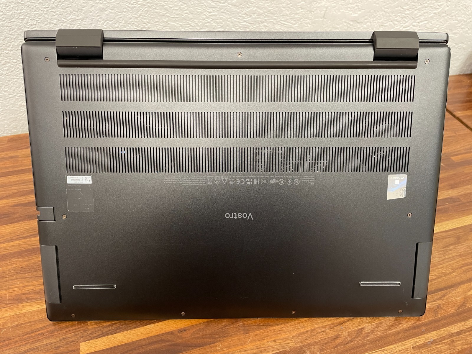 Dell Vostro 7620 16″ i7-12700H 16GB RAM 1TB SSD RTX 3050 Ti Win 11 Pro