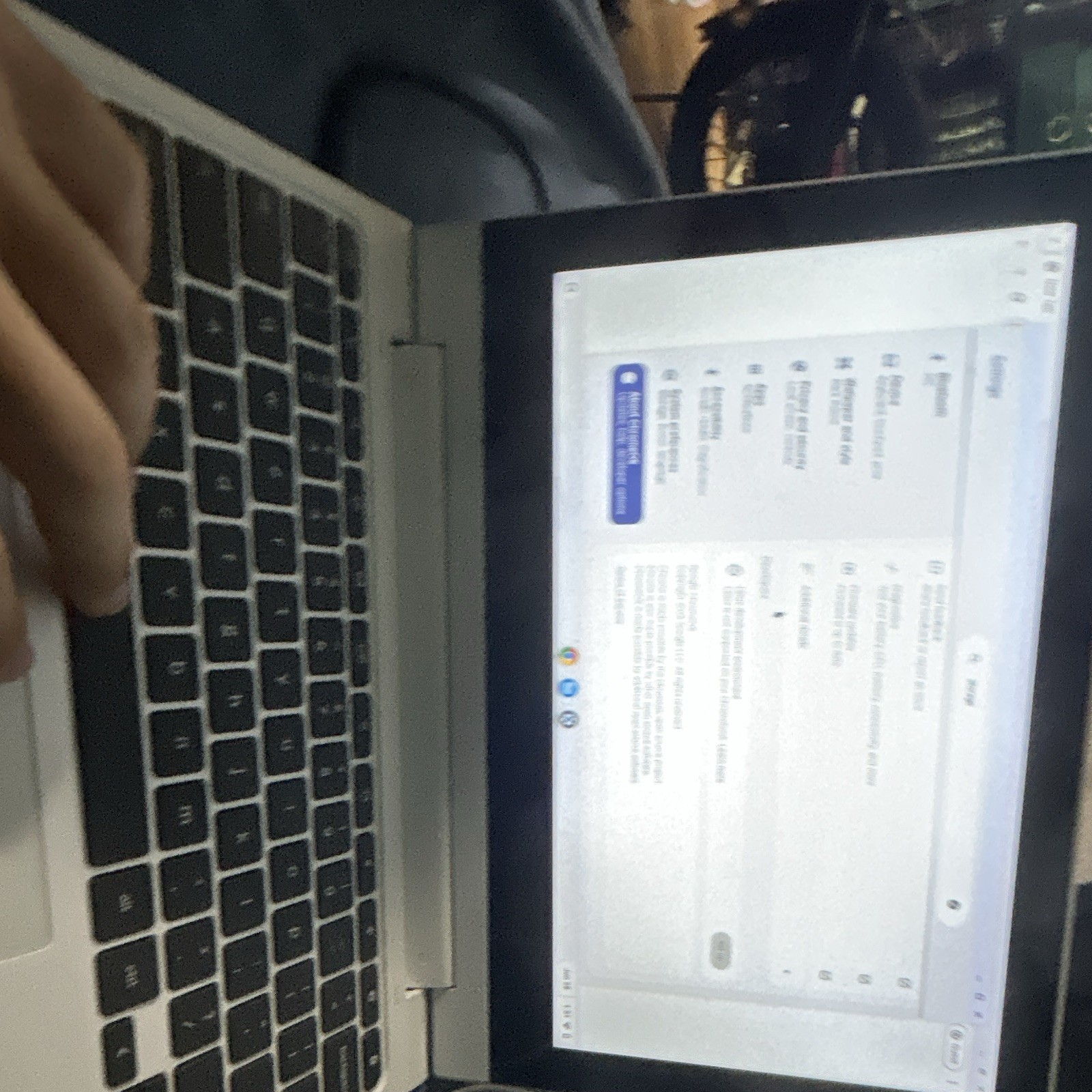 Touchscreen Flexible Laptop for Casual Computing – white Color