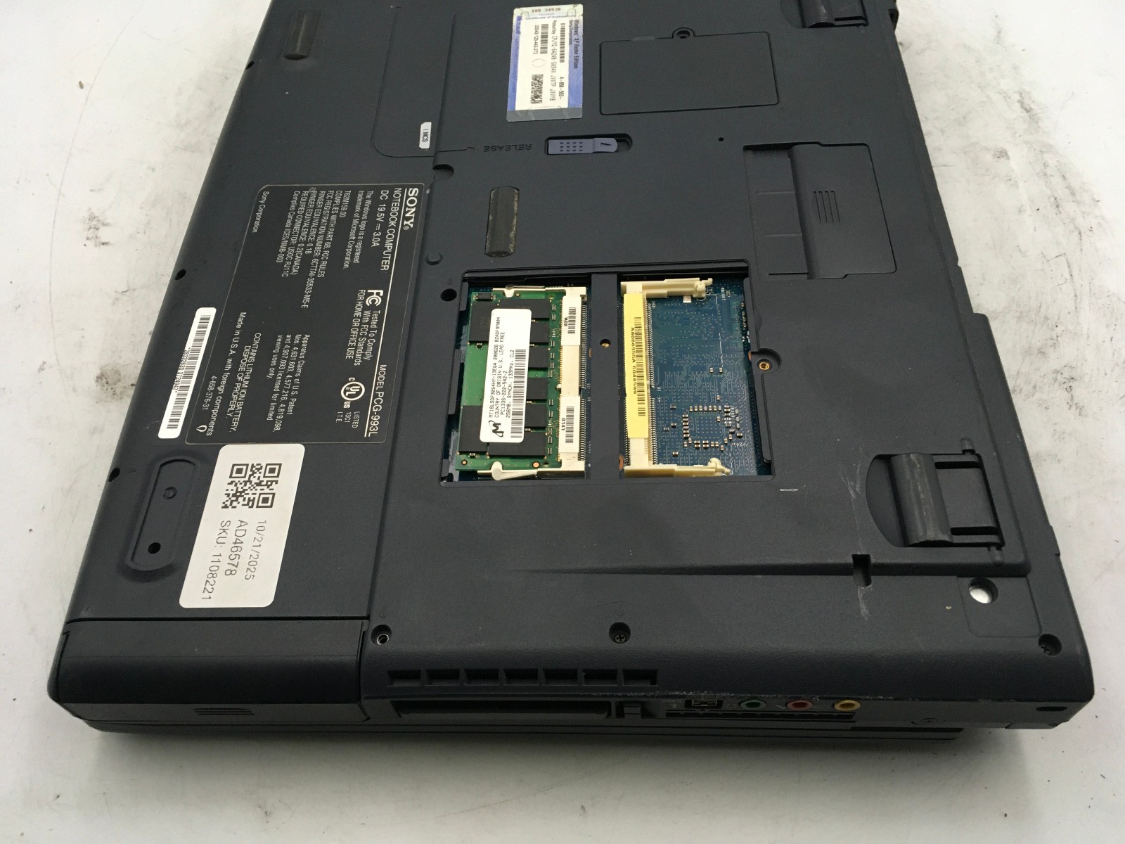 SONY VAIO PCG 993L – BOOTS TO BIOS – INTEL PENTIUM III – 256MB RAM – 14″-READ-BB