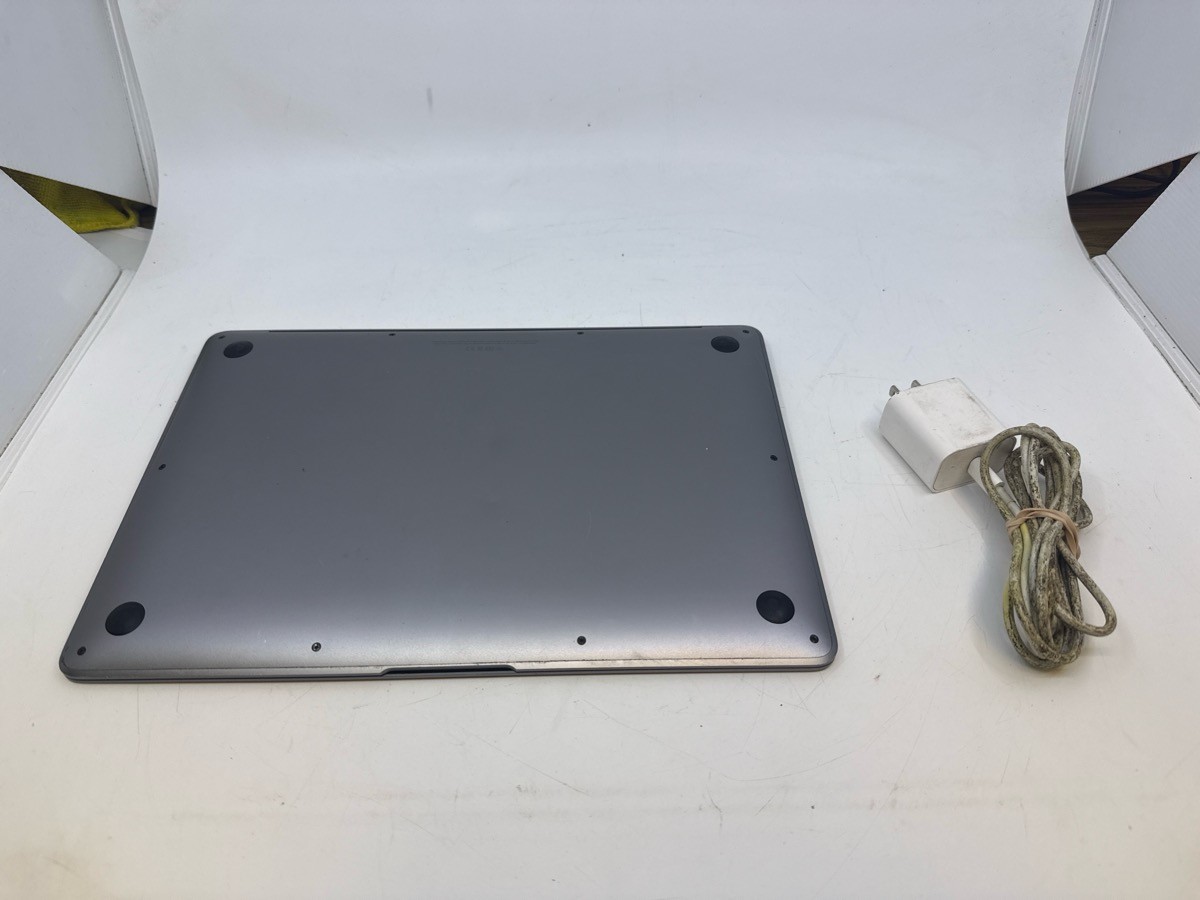 Apple MacBook Air 13″ 2020 Gray i3 8GB 500GB SSD A2179 **Read*** (RO1078397)