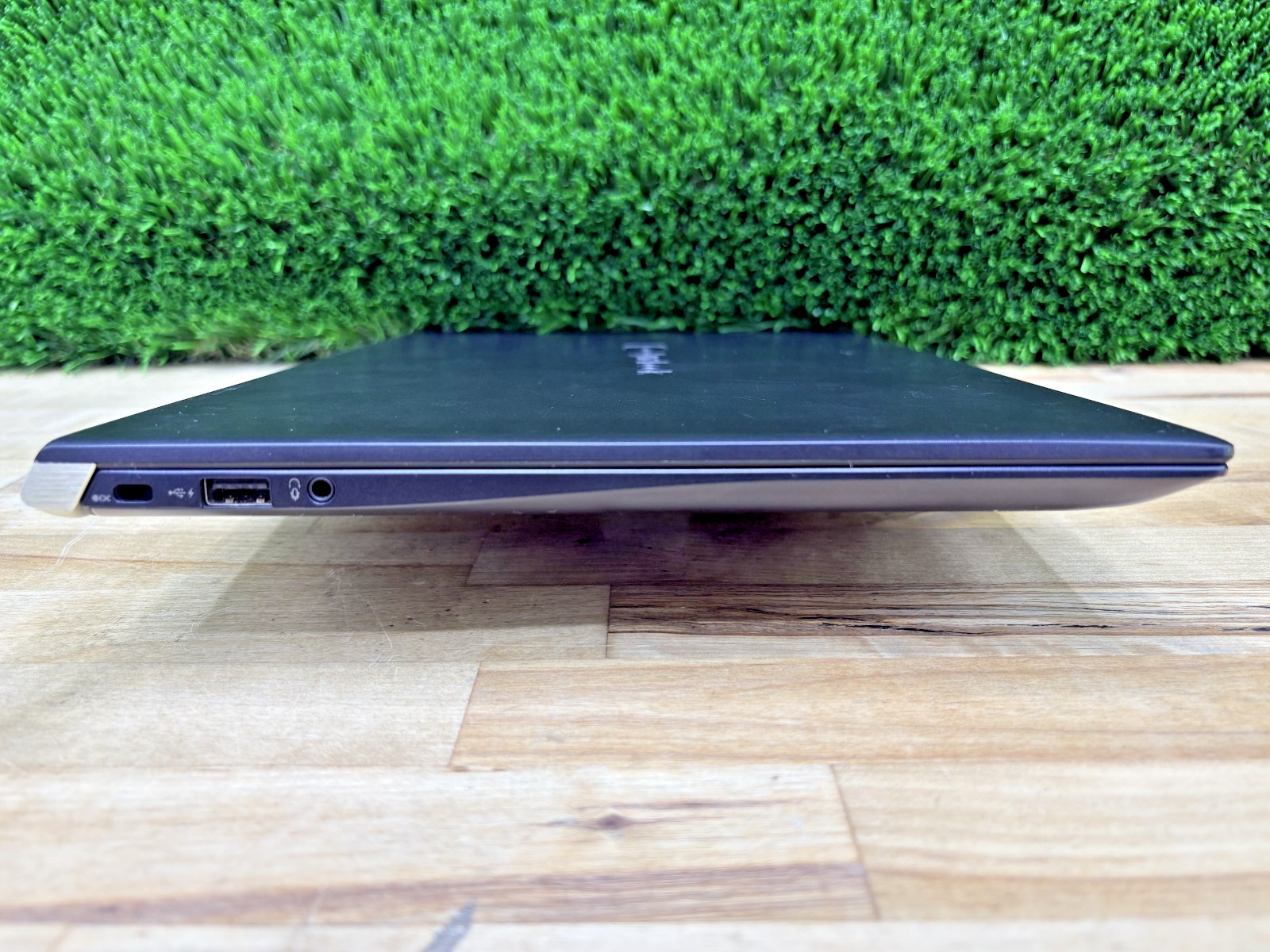 Toshiba DynaBook Intel i7-10th Gen 1.10GHz 16GB RAM 256GB SSD Win 11 Pro B.L.*