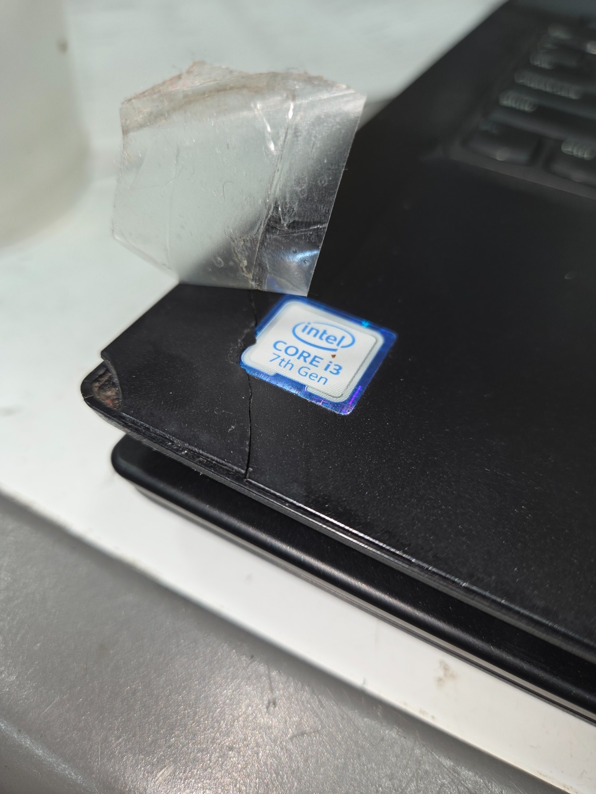 Lenovo Thinkpad E480 i3 7020U @ 2.30GHz 8GB RAM