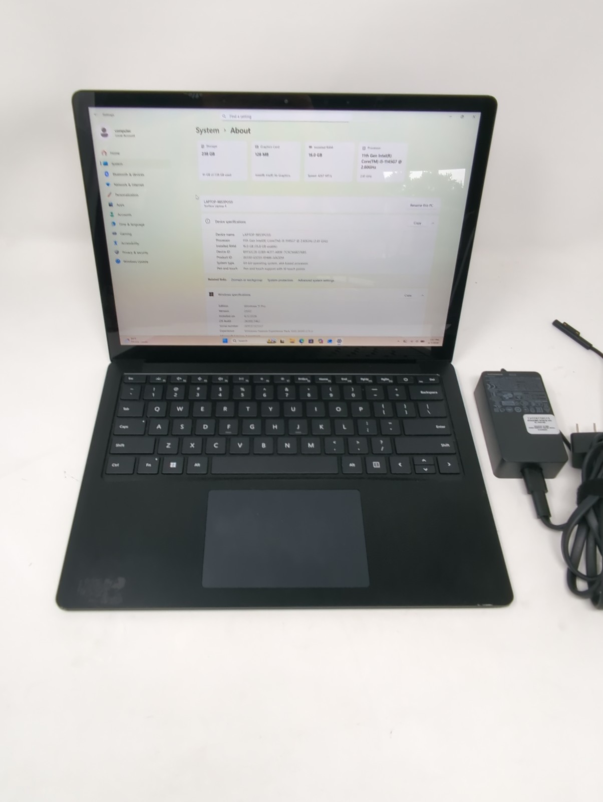 Microsoft Surface Laptop 4 1951 13.5″ Touch i5-1145G7 16GB RAM 250GB NVME