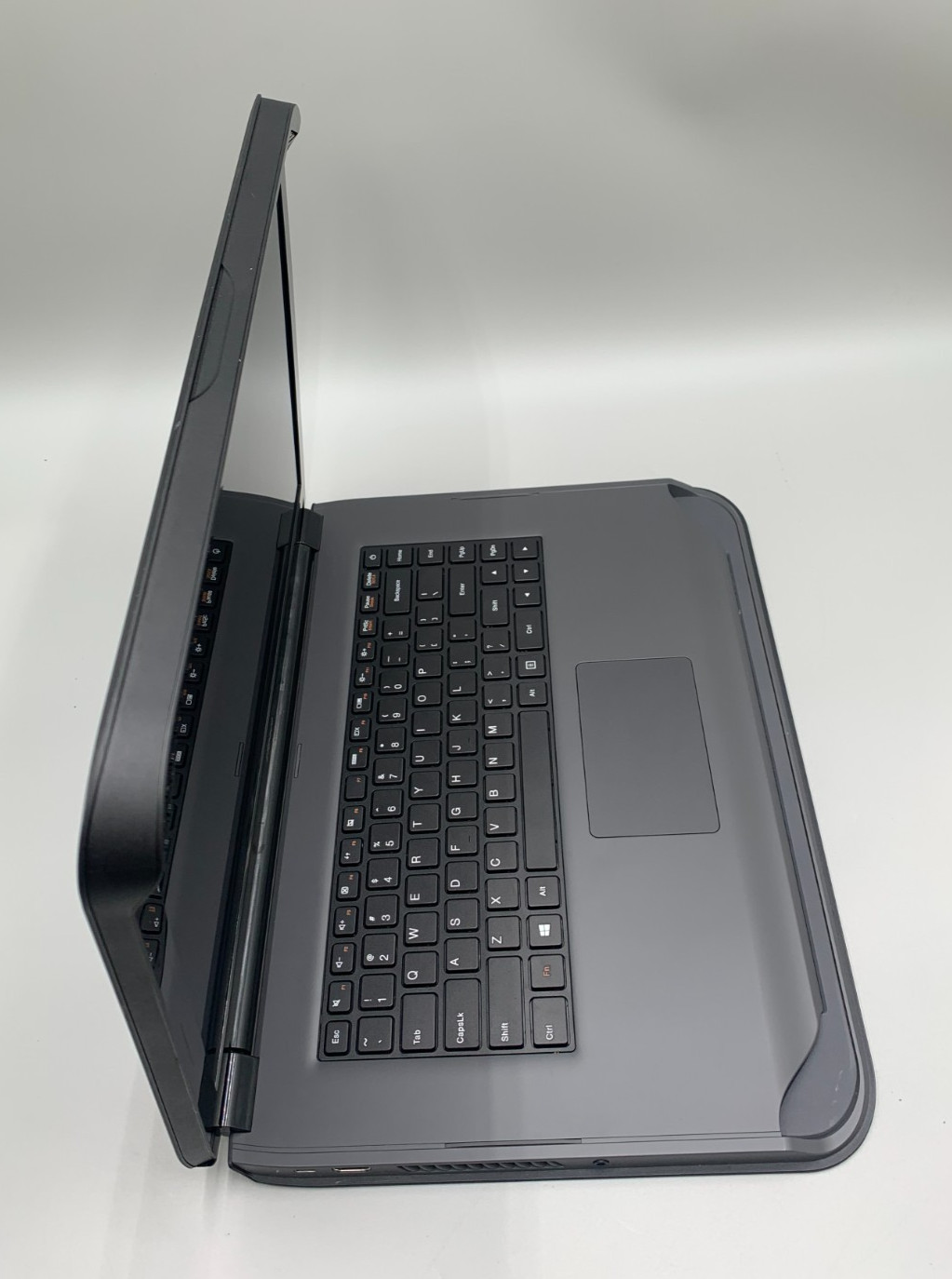 zSpace W1847 15.6″ AMD A9-9420 3GHz 256GB SSD 8GB DDR4 Black Laptop Fair/Dent