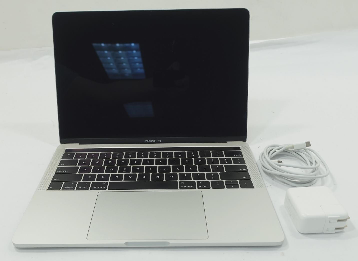 Apple MacBook Pro 2018 A1989 13.3″ Retina i5-8259U 2.3GHz 8GB 256GB Laptop