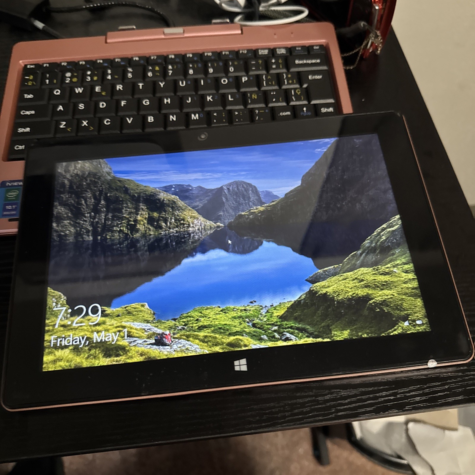 10.1″IView Magnus Plus Tablet/Laptop-Windows 10-4GB Ram (Used)Rose