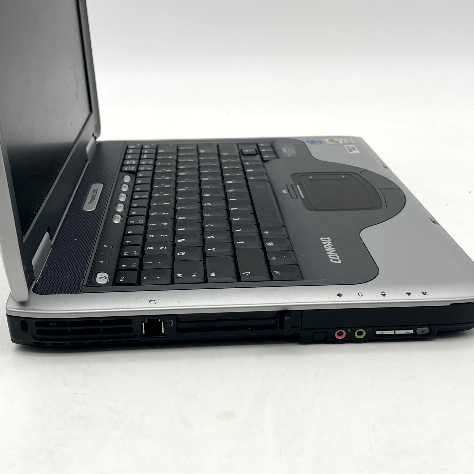 HP Compaq Presario 2100 Laptop 15″ Display Intel Celeron Untested For Parts