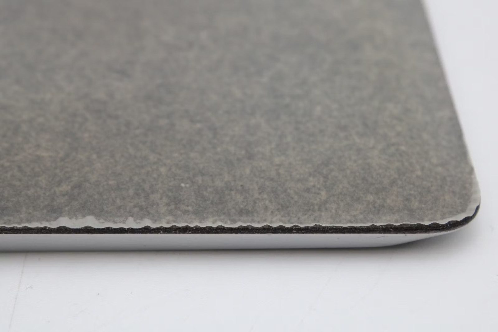 Microsoft Surface Laptop Used 13.5″ i7-7660U, 256GB NVMe, 8GB RAM