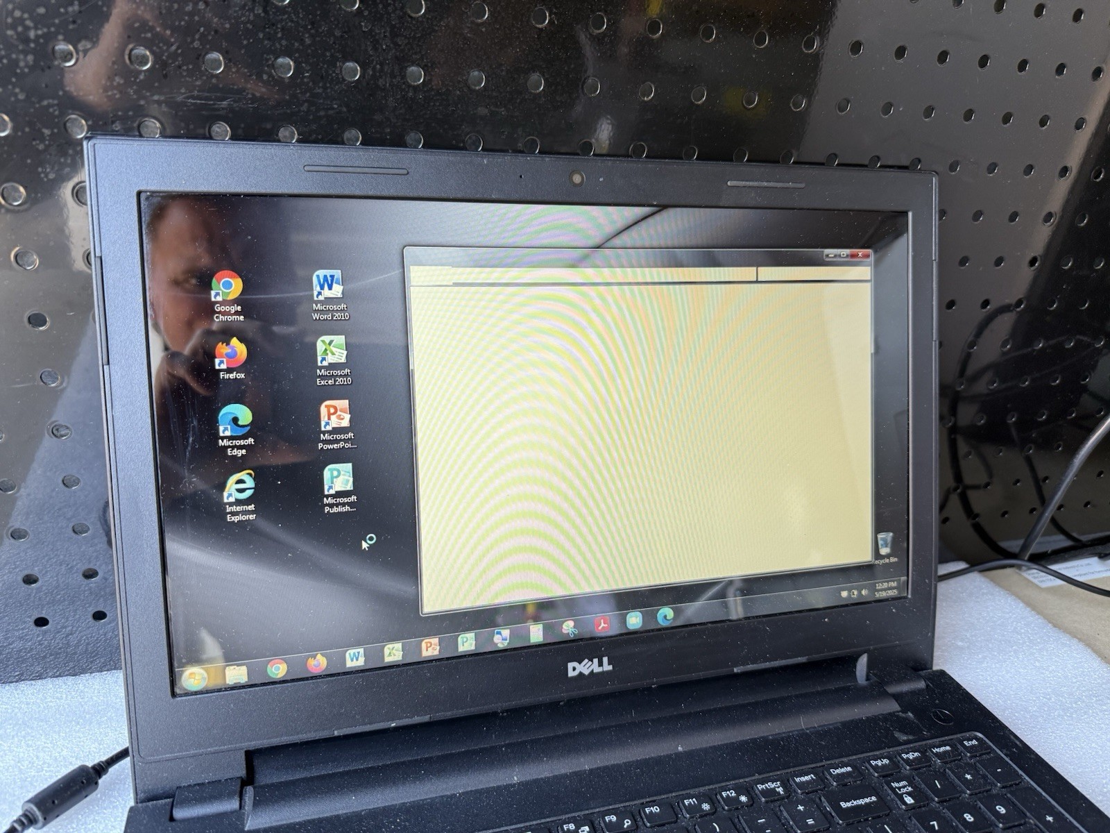 DELL INSPIRON 3542 Laptop w/ Intel i3-4030U 1.90 GHZ 4GB RAM 500GB HDD Win7 Pro