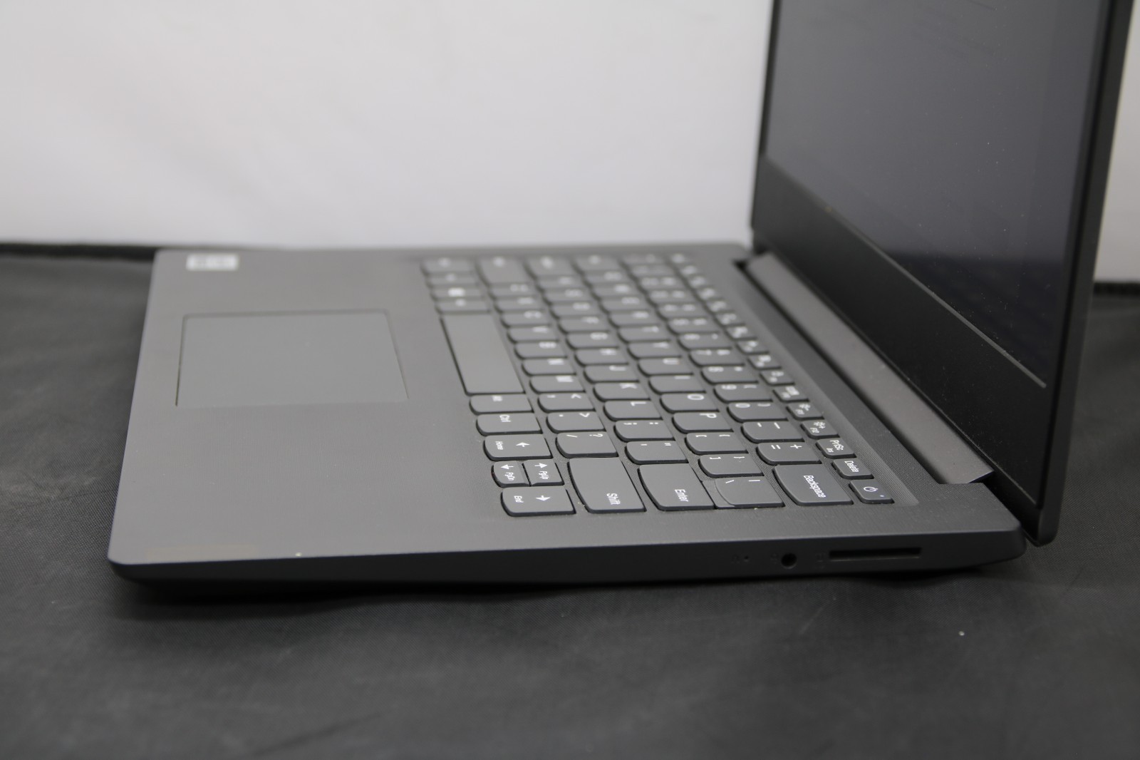 Lenovo V14-IIL – i5-1035G1 – 8GB, 256GB, 14″ – Windows 11, NO Adapter – Lot of 2