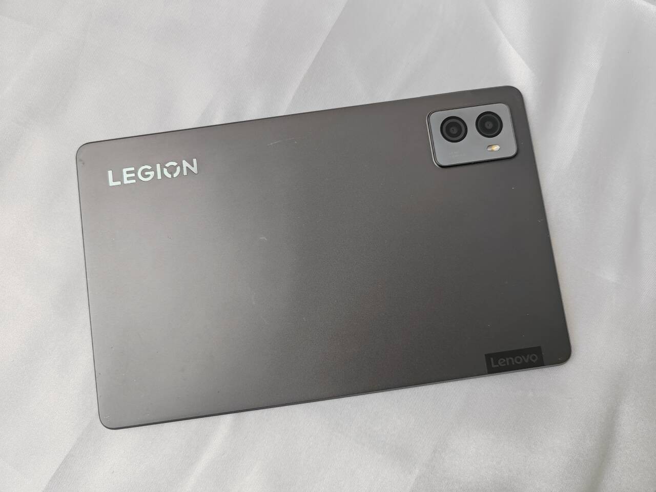 Lenovo Legion Y700 (2023)8.8” 13MP Snapdragon 8+ Gen 1 WIFI Android 6550mAh