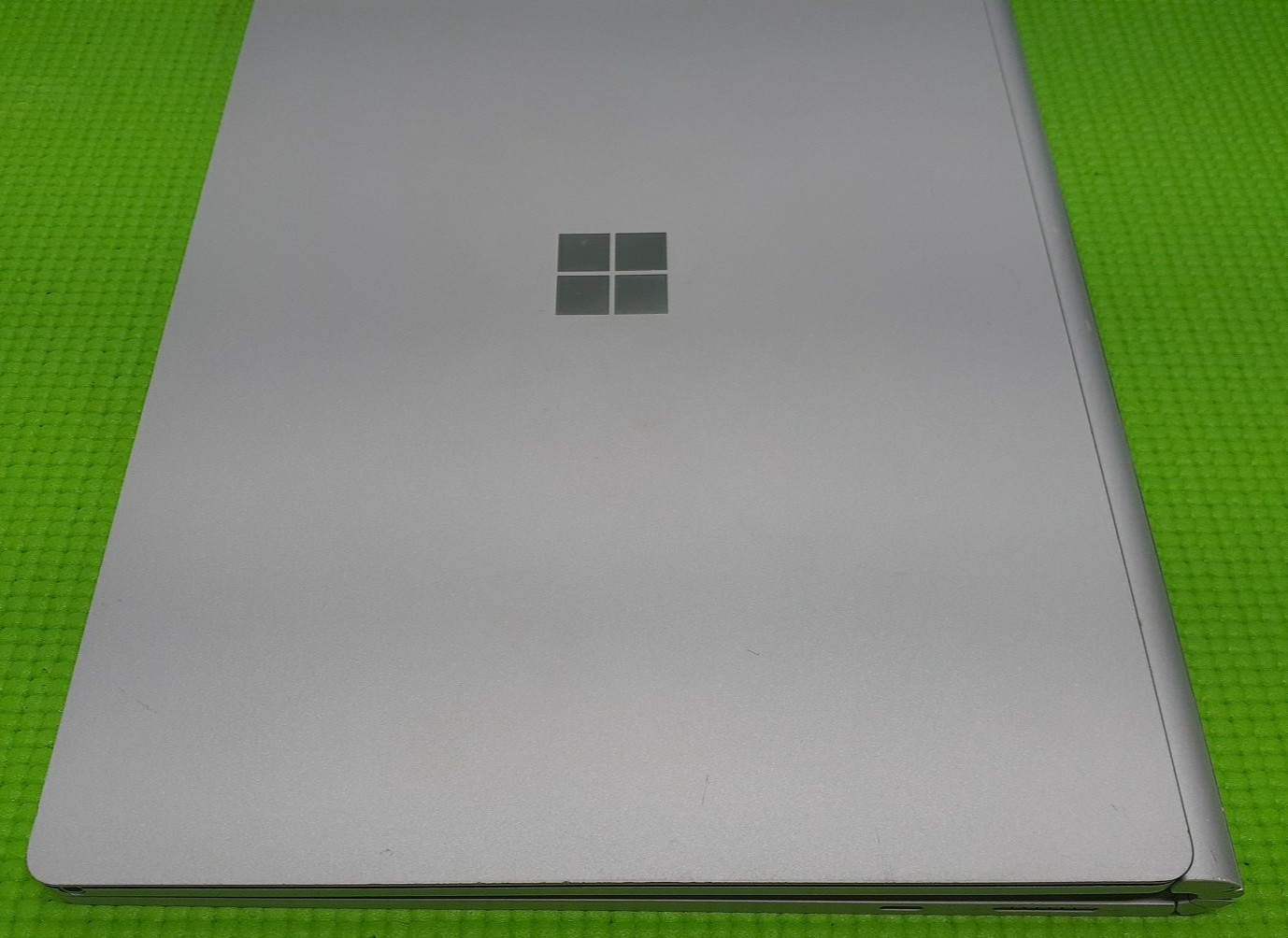 Microsoft Surface Book 2 i5-7300U 8GB RAM 256GB SSD WIN11 -no ac
