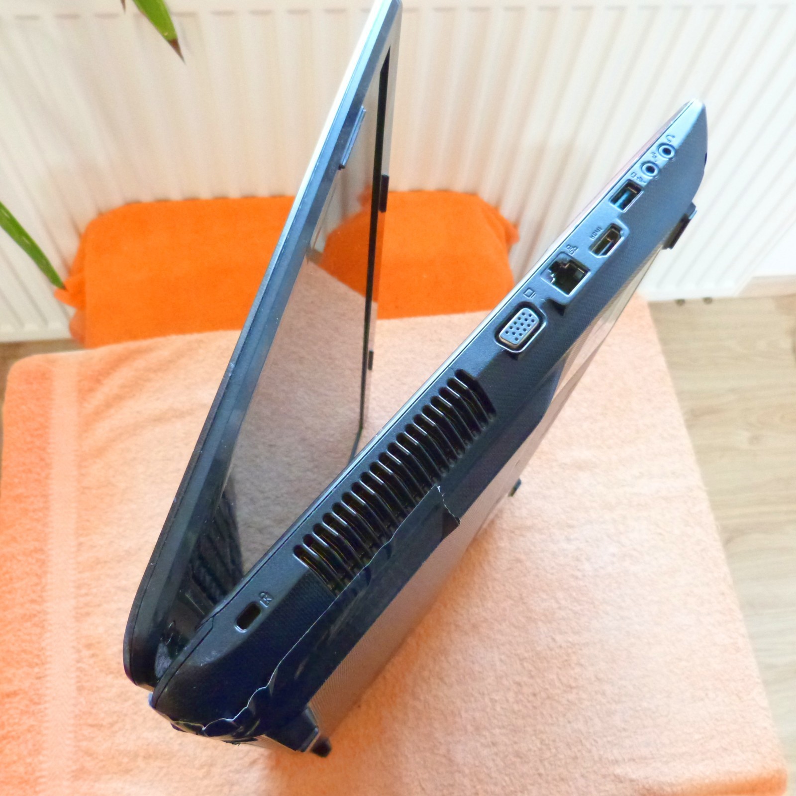 Asus K93 18 inch cinema MONSTER FULLHD BLURAY l 1TB SSD Windows 11 l 16GB…