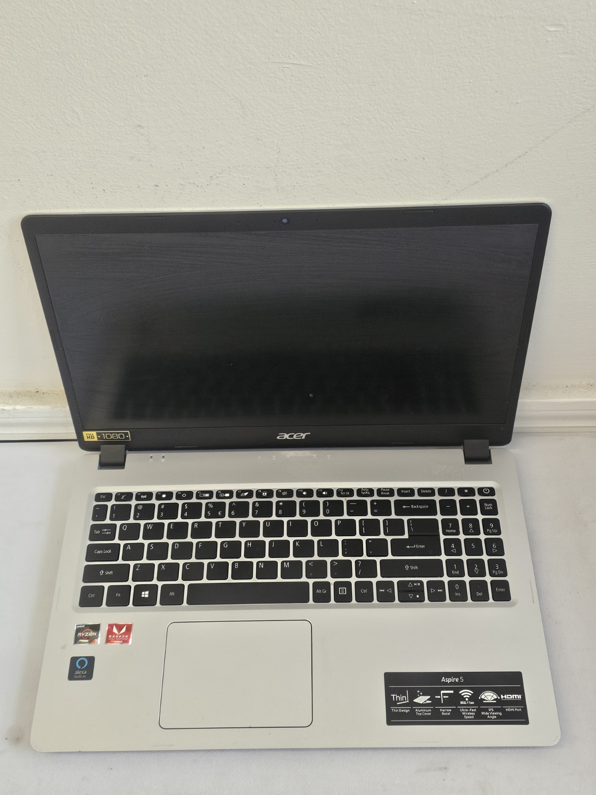 Acer Aspire 5 Laptop – AMD Ryzen 3-3200u – 16GB RAM – 1TB HDD – Windows 11 READ