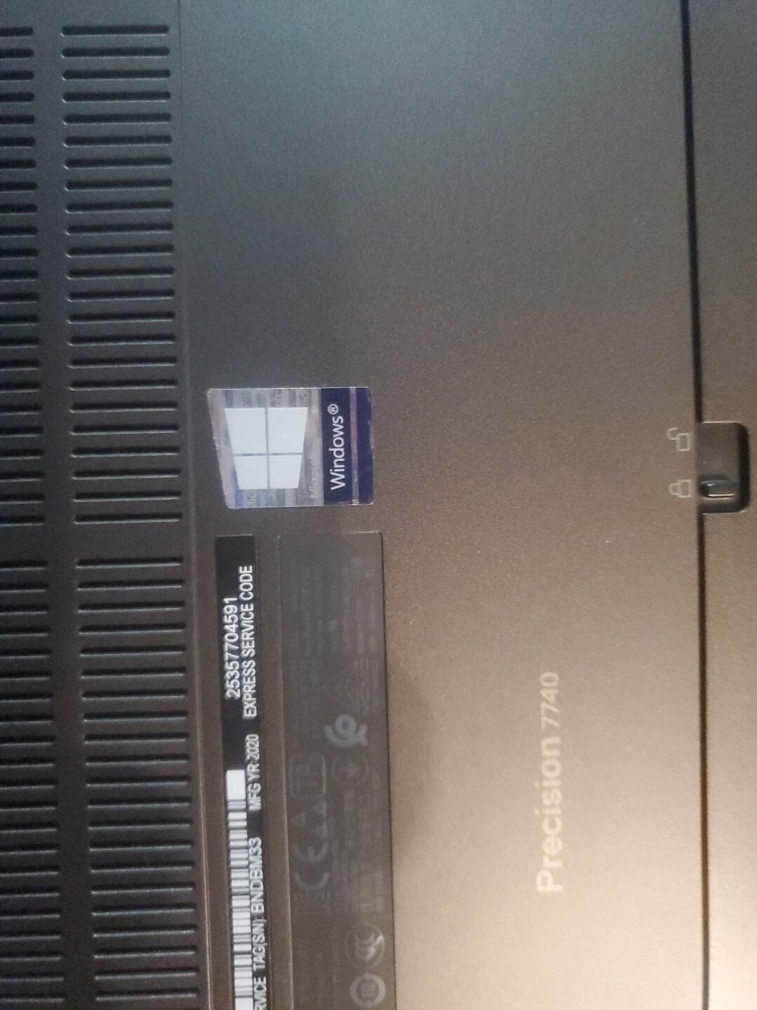 Dell Precision 7740 17.3″ i5-9400H 2.5GHz 32GB, 256/256gb Hd