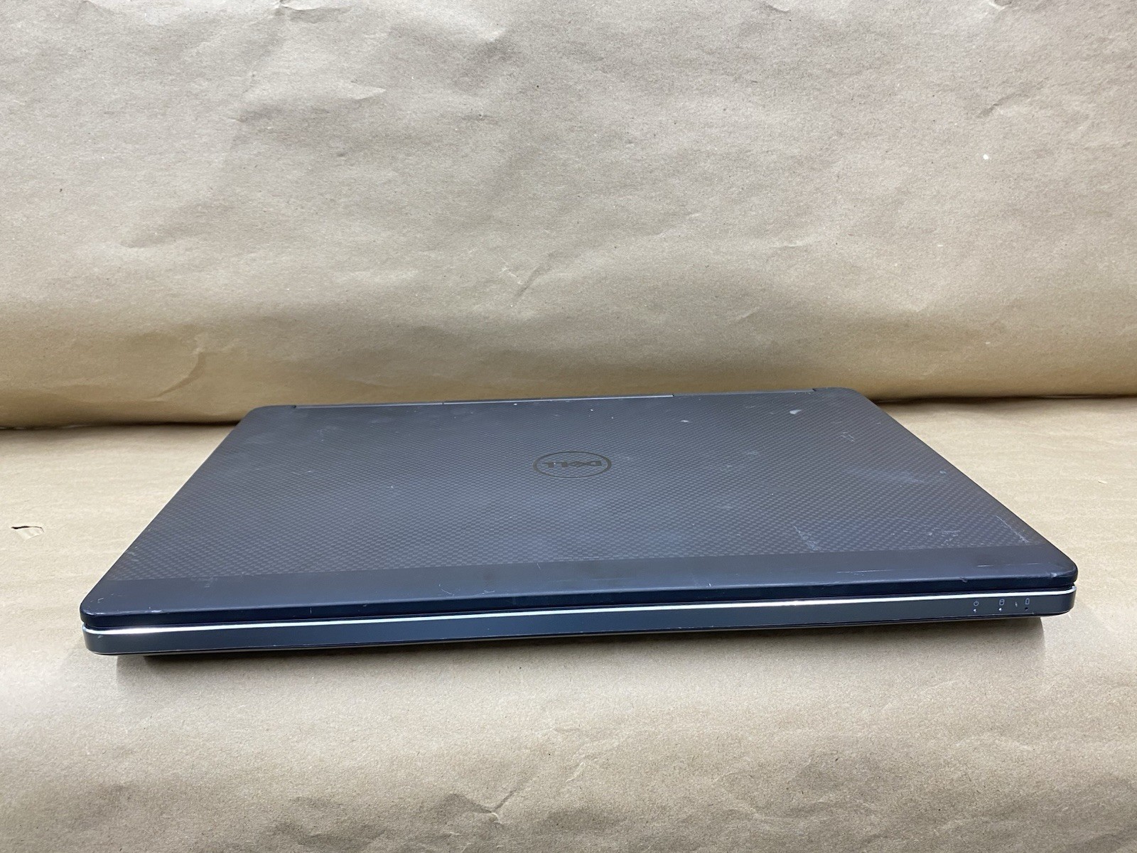 Dell Precision 7520 – 16″ 3840*2160 – E3-1575M – 8GB – 128GB – Win 10 – READ