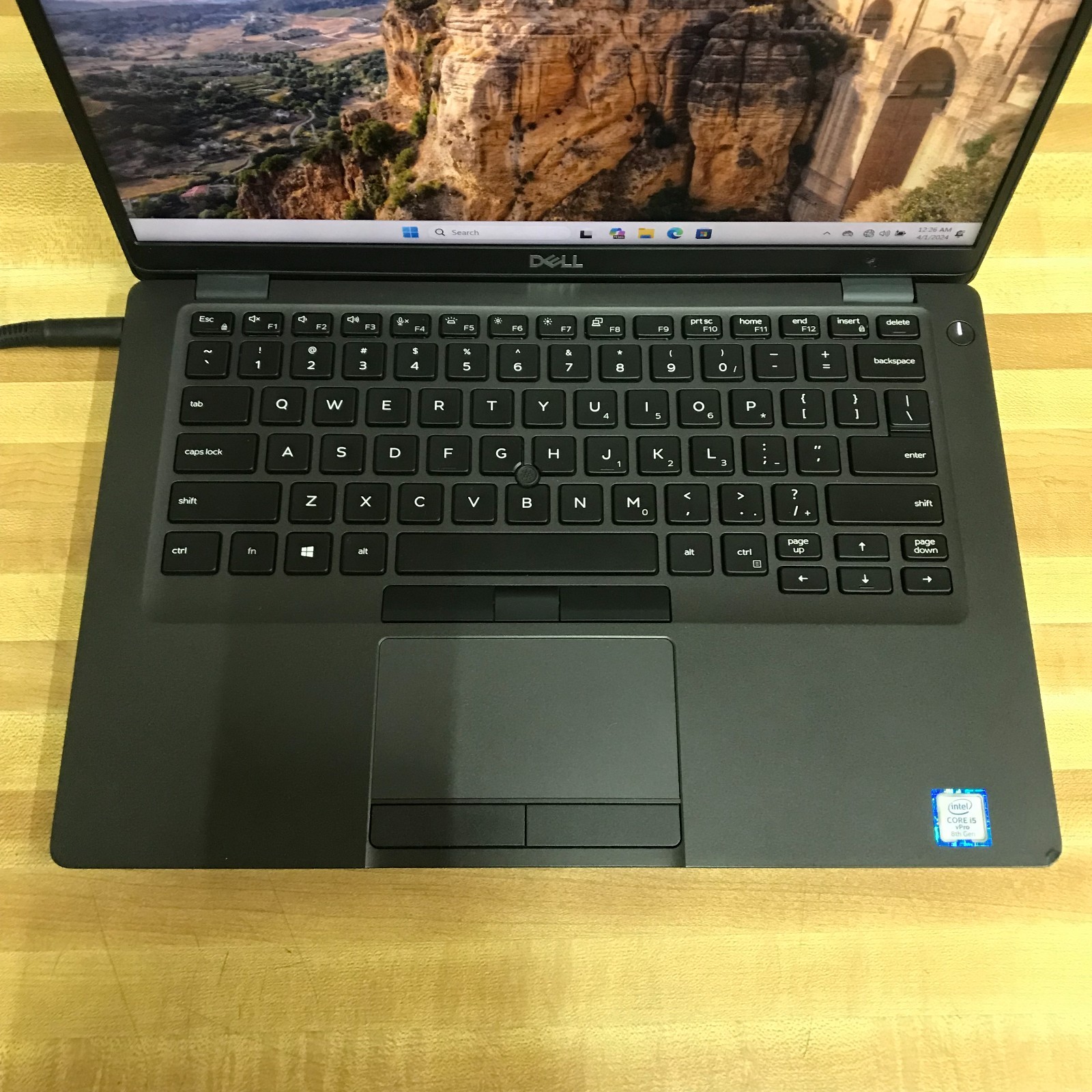 Dell Latitude 5400 14″ Laptop i5-8365U 12GB RAM 256GB SSD (Windows 11 Pro)