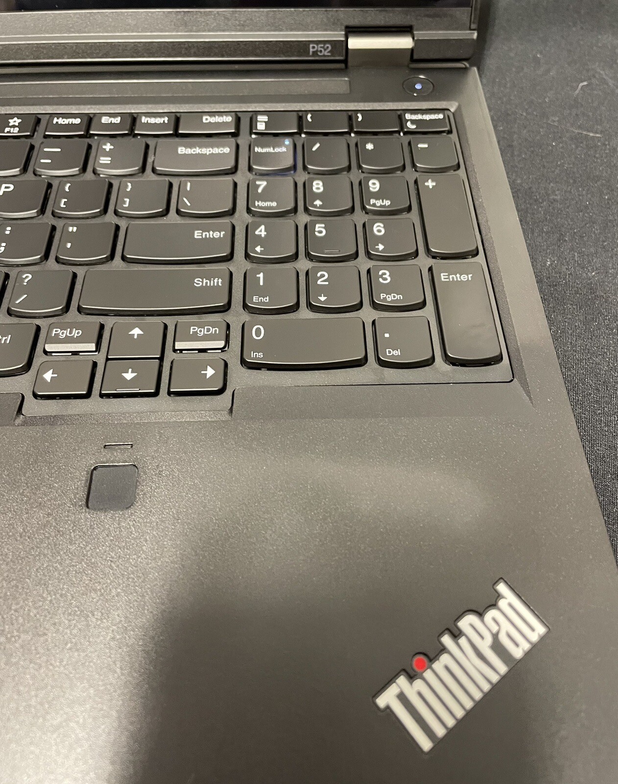 Lenovo ThinkPad P52 15.6″(512GB SSD, Intel Core i7-8750H, 2.60GHz, 8GB) Laptop