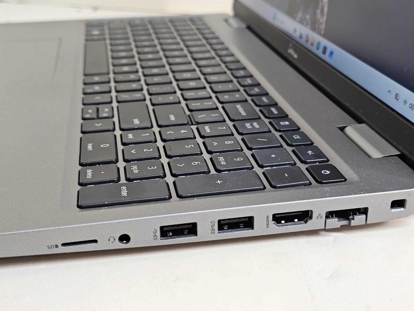 Dell Latitude 5520 Laptop – 2.6 GHz i5-1145G7 16GB 512GB 15.6″ Touchscreen SP35