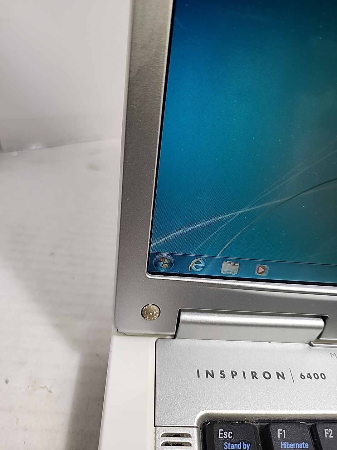 Dell Inspiron 6400 Laptop