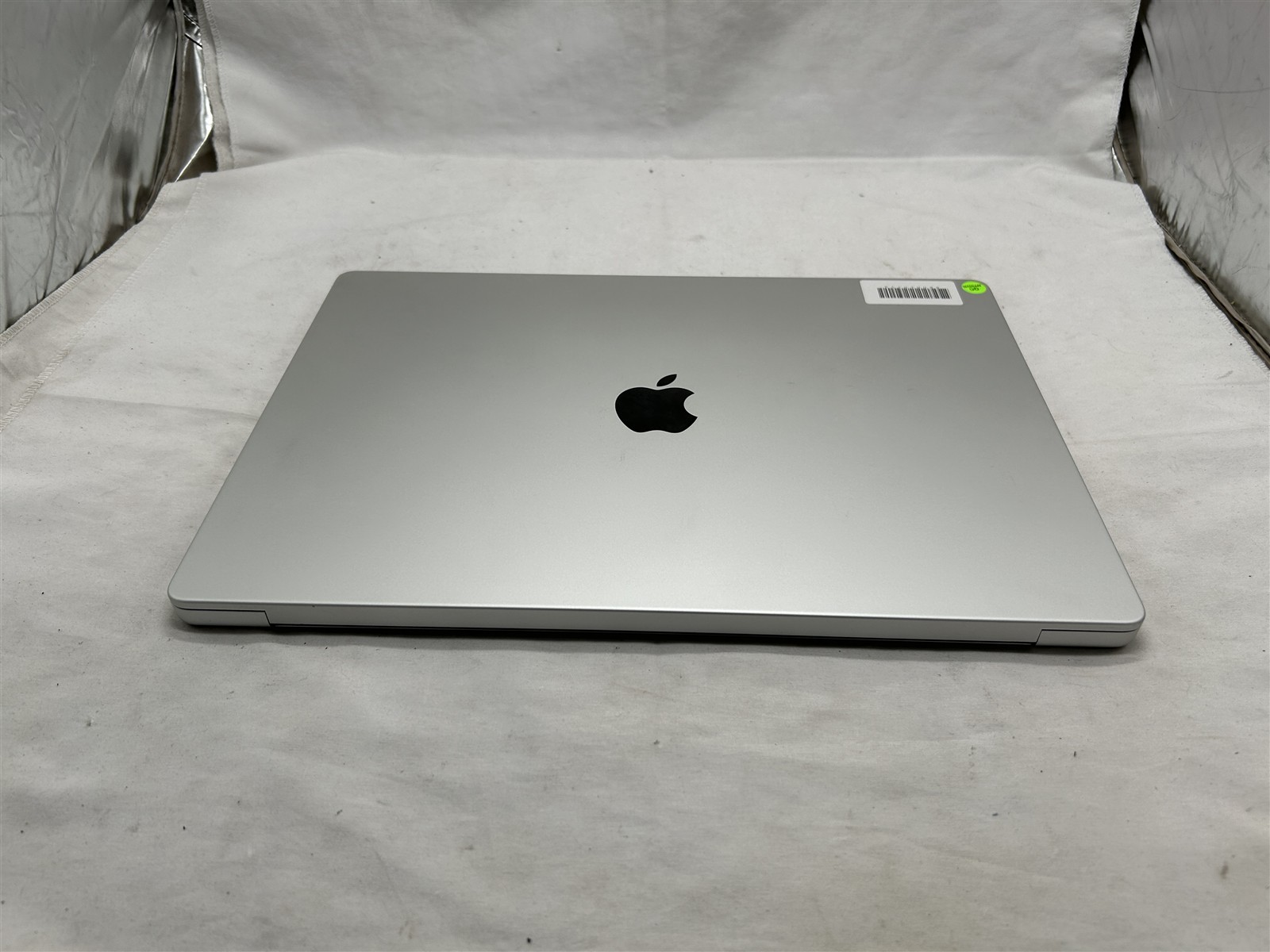 Apple MacBook Pro A2485 Laptop M1 Pro 16GB RAM 512GB SSD Tahoe 26.4.1 No Charger