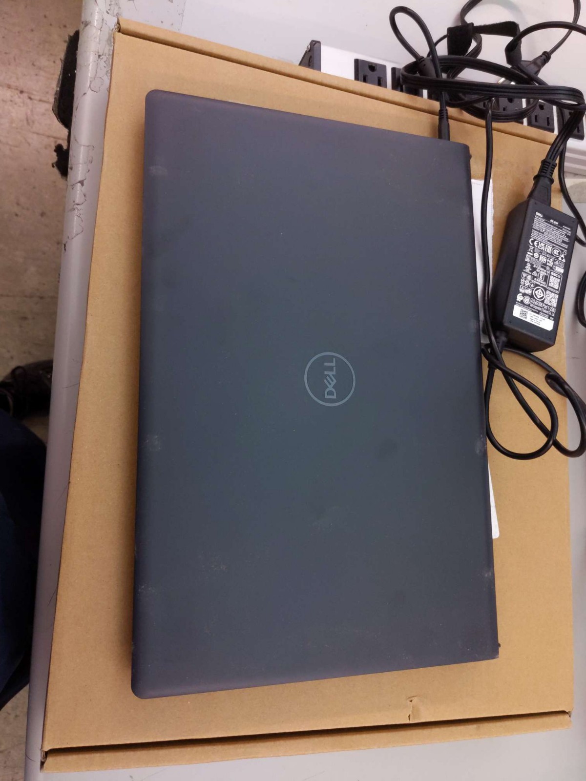 Dell Inspiron i3530-5623BLK-PUS 15.6″ FHDTouch i5-1334U 8GB 512GB SSD Win11 Home