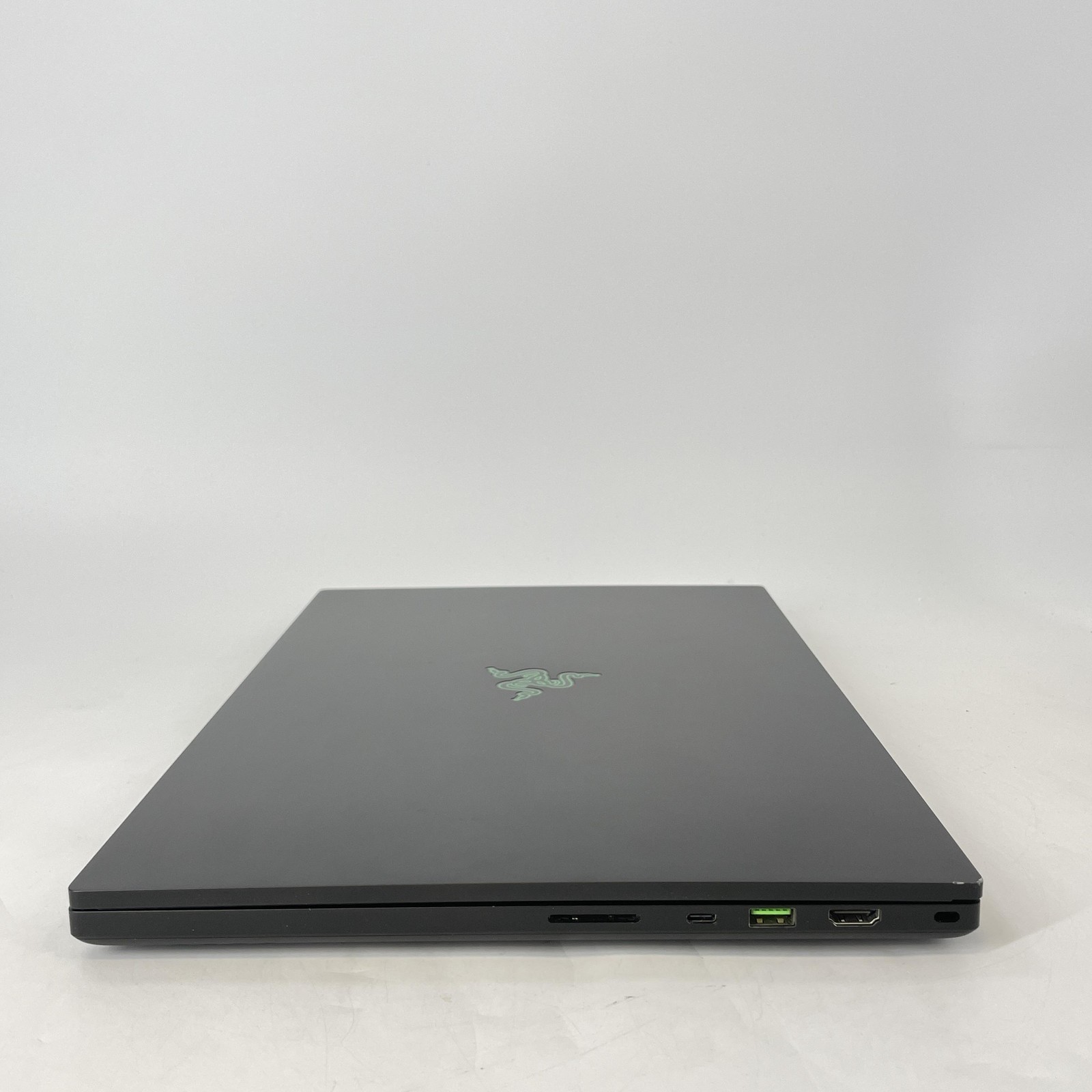 Razer Blade 17 240Hz 2K 2.4 GHz i7-12800H 64GB 1TB SSD NVIDIA RTX 3070 Ti Good